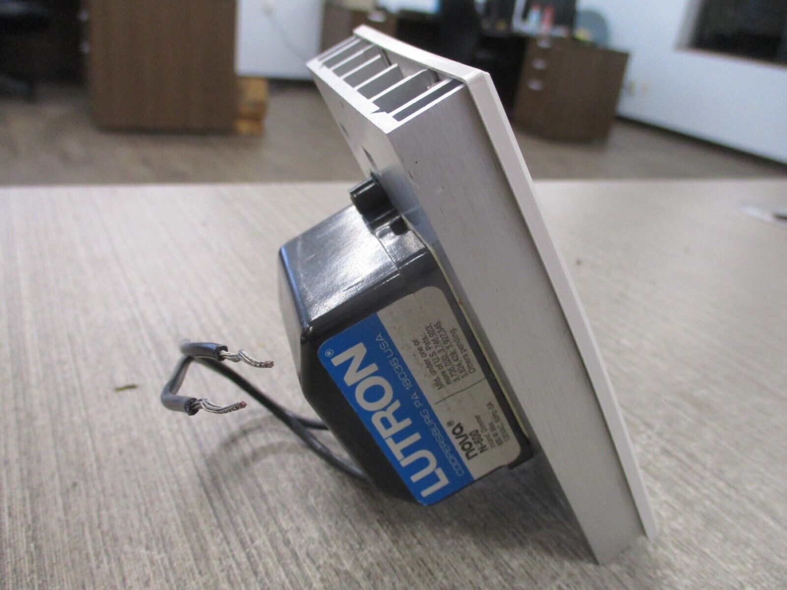 Lutron Nova Incandescent Dimmer N-600 120V 60Hz 600W New Surplus