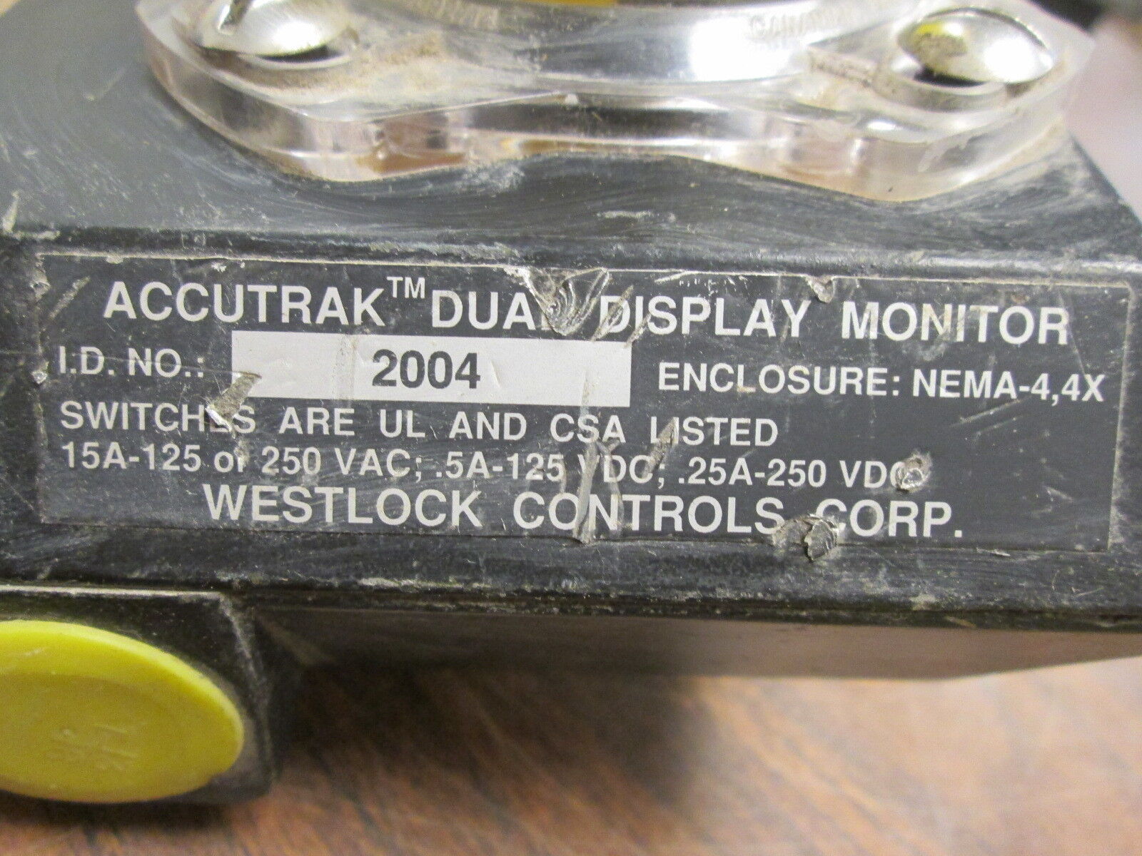 Westlock Controls Accutrak Display Monitor 2004 4X Enclosure 15A 125/250VAC Used