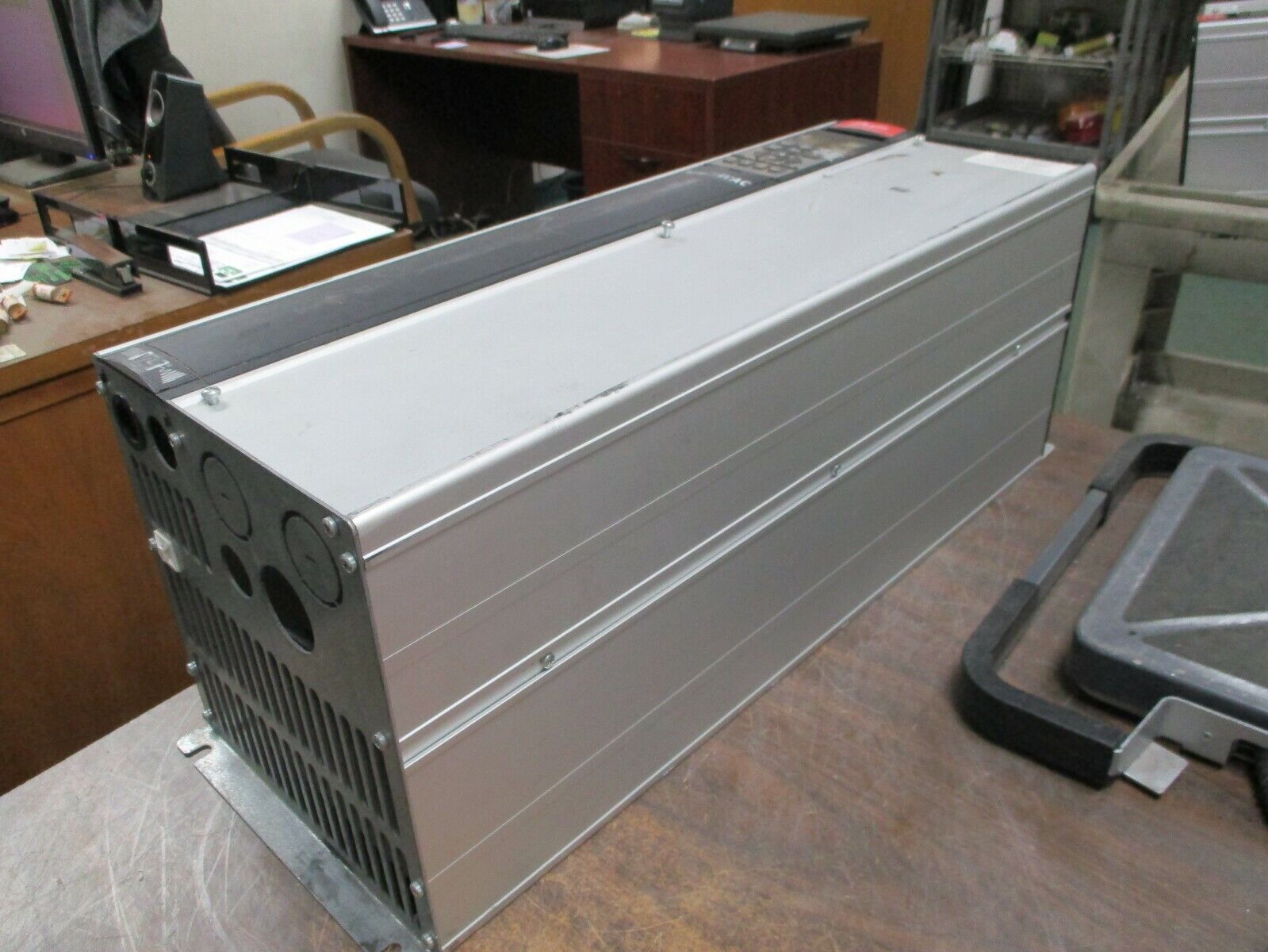 Graham VLT 6042 AC Drive 175Z7369 40HP 3Ph Input:380-460V 50/60Hz 60A Used
