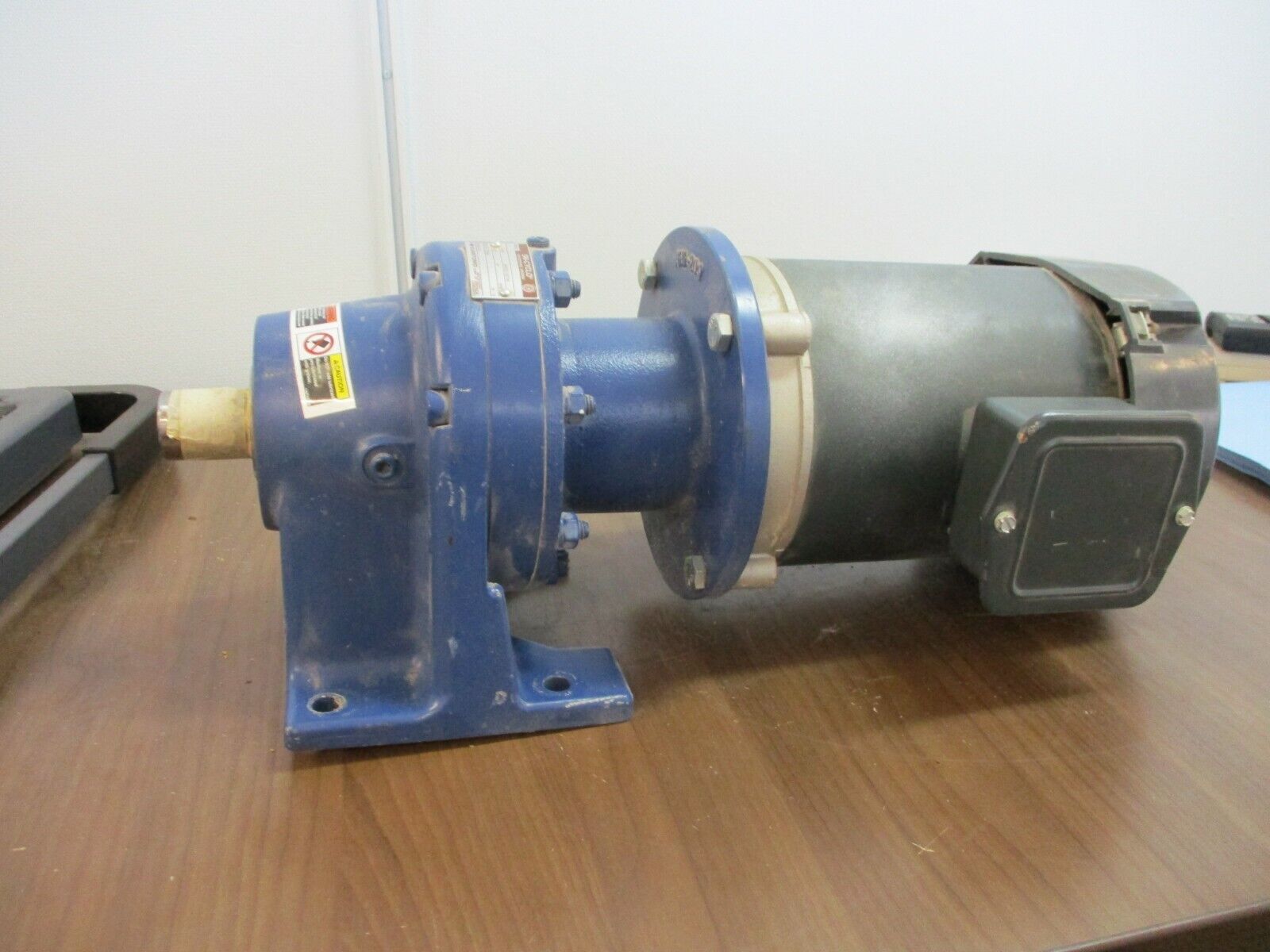 Sumitomo CNHX-6090Y-51 Gear Reducer PA061613 Ratio: 51 0.45HP In Used