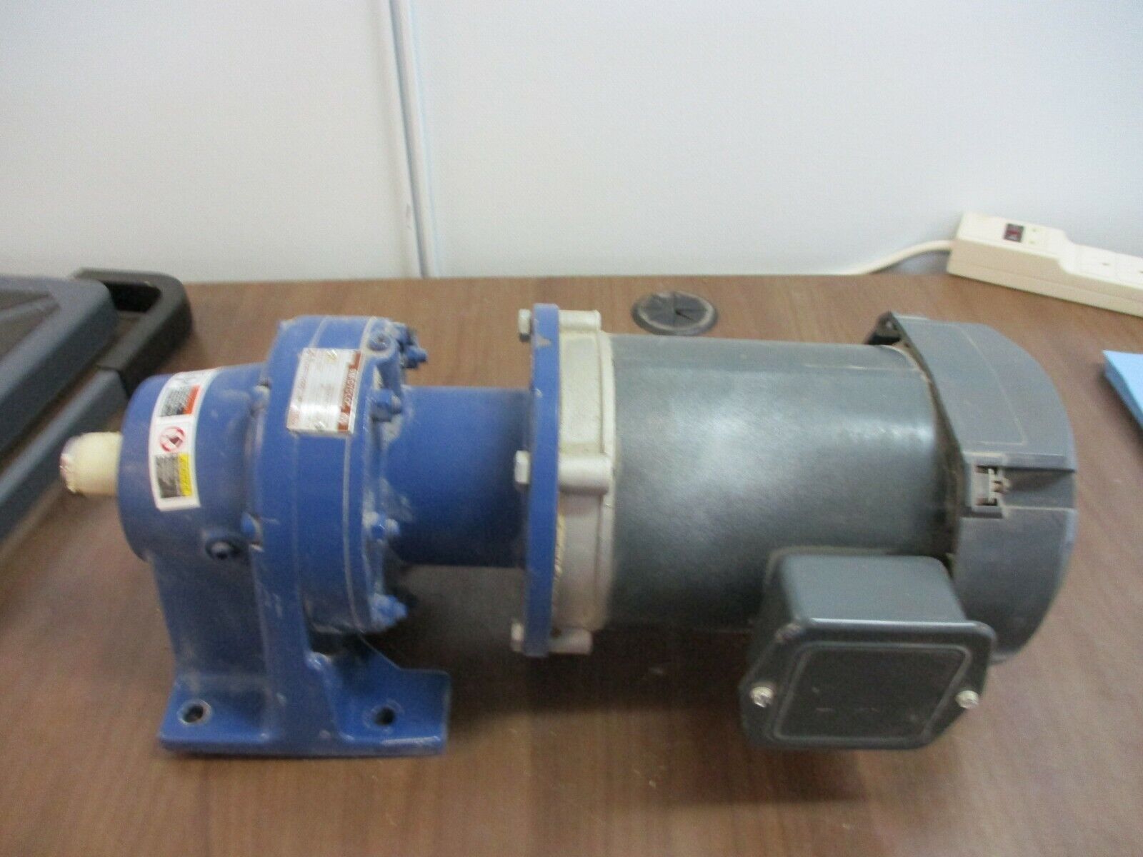 Sumitomo CNHX-6090Y-51 Gear Reducer PA061613 Ratio: 51 0.45HP In Used