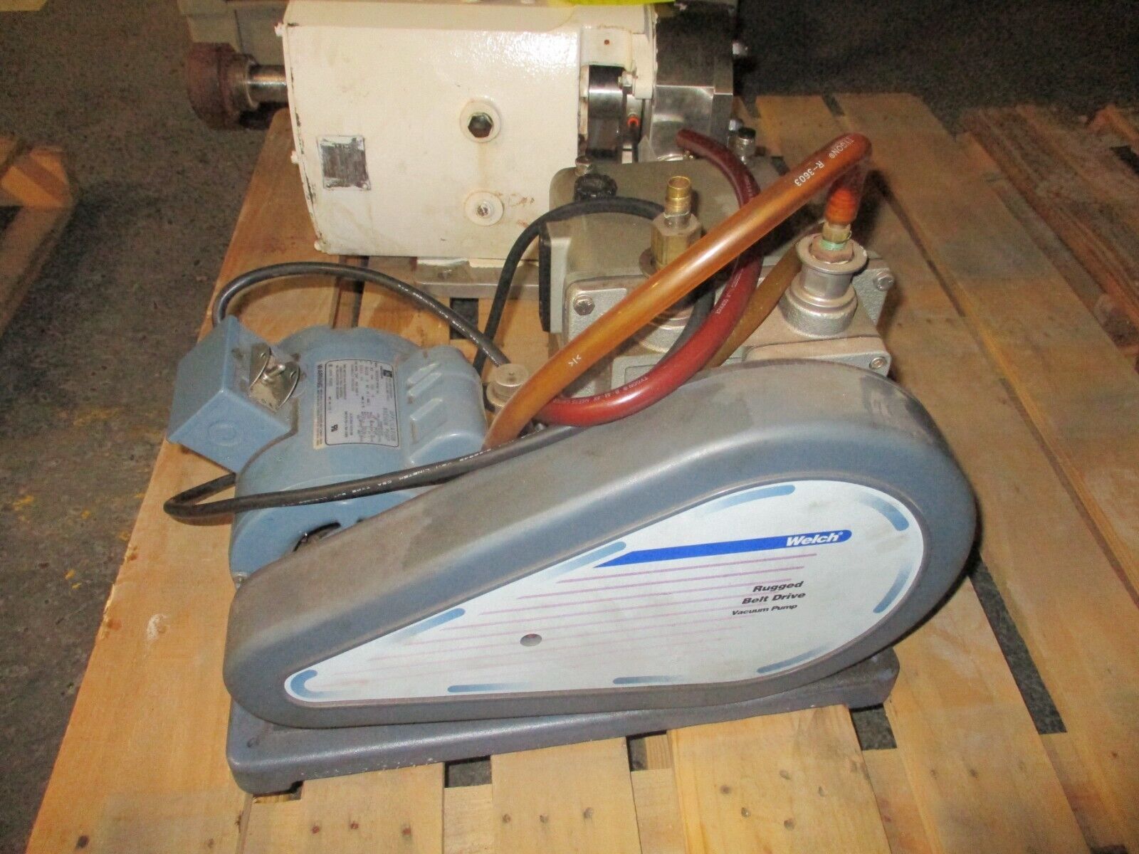 Welch Chemstar Vacum Pump 1402N 1/2HP 115/230V 60HZ 1Ph Used.