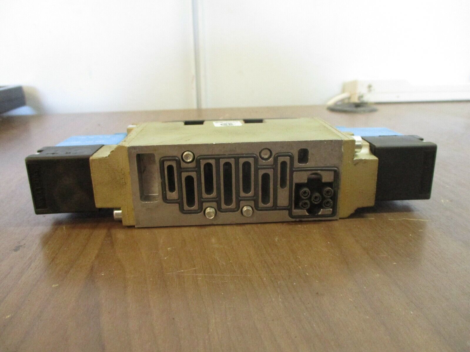 Ross Solenoid Valve W6577A2407 2-10 bar Used