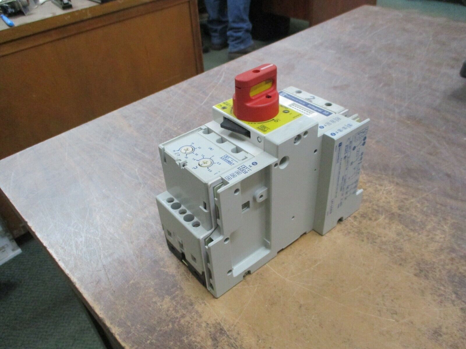 Telemecanique Integral 32 Combination Motor Starter LD4-LC.30./LB1-LC03M07 Used