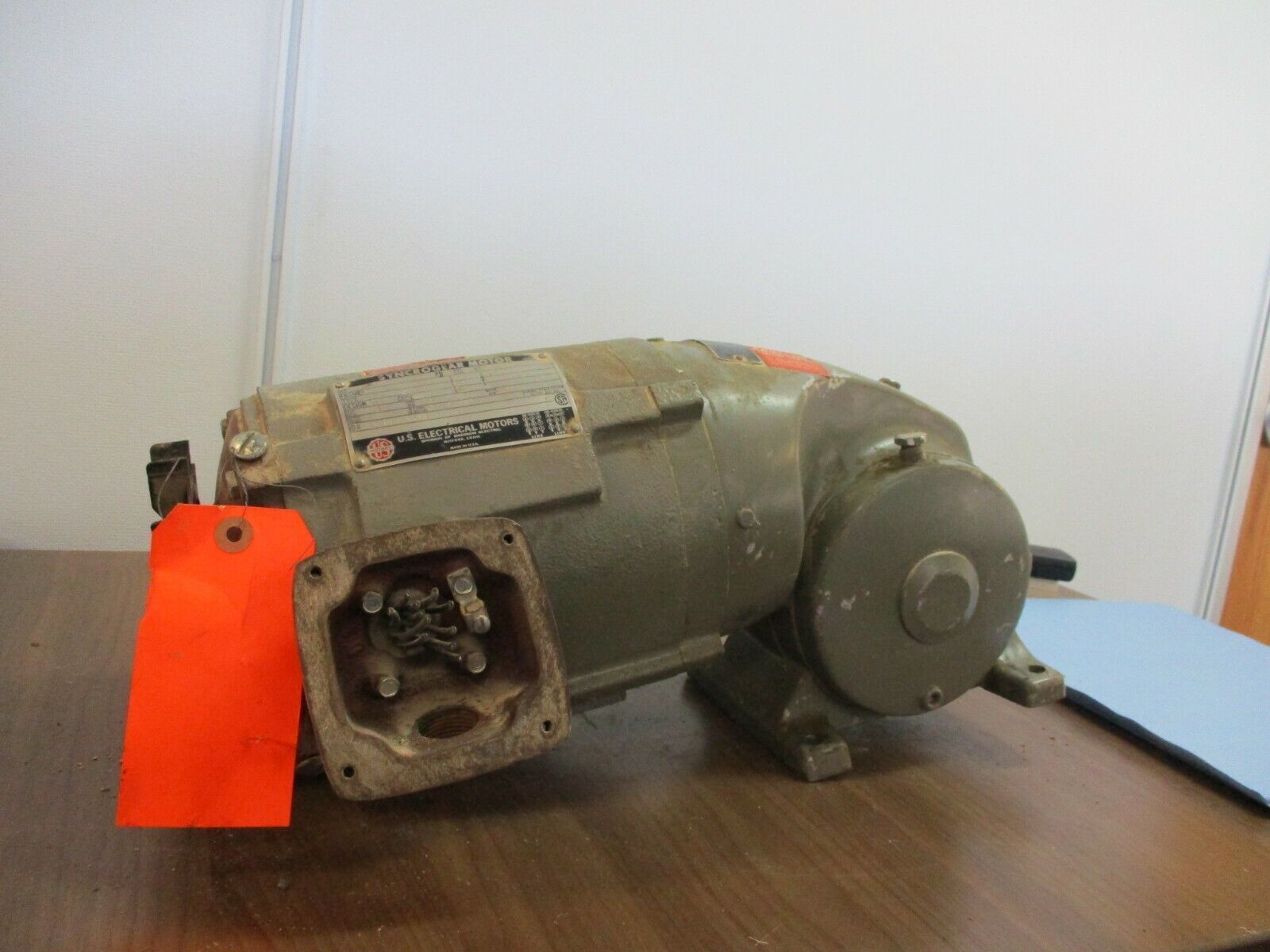 US Motors Syncrogear Motor DD54699 Ratio: 14.1:1 0.5HP 1800RPM 5.6A 230/460V