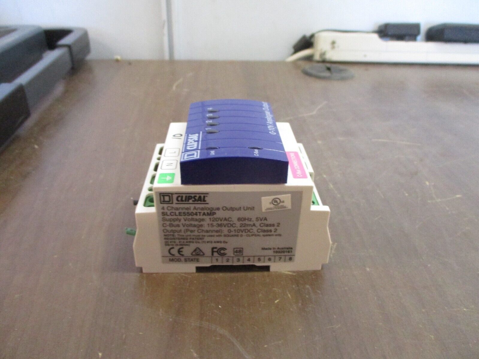 Square D Clipsal 4-Ch Analogue Output Unit SLCLE5504TAMP Supply: 120VAC 60Hz 5VA
