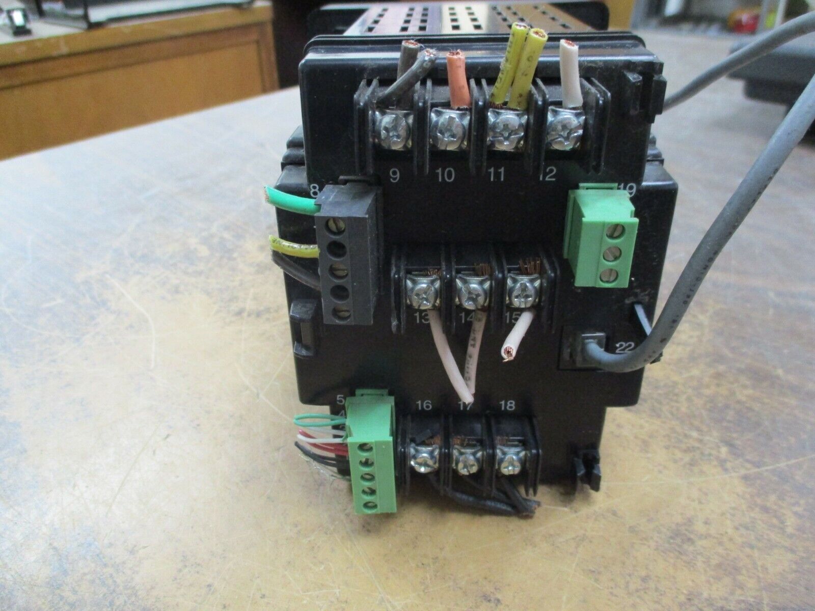 Square D PowerLogic Power Meter w/ Display 3020 PM-620 / 3020 PMD-32 Used