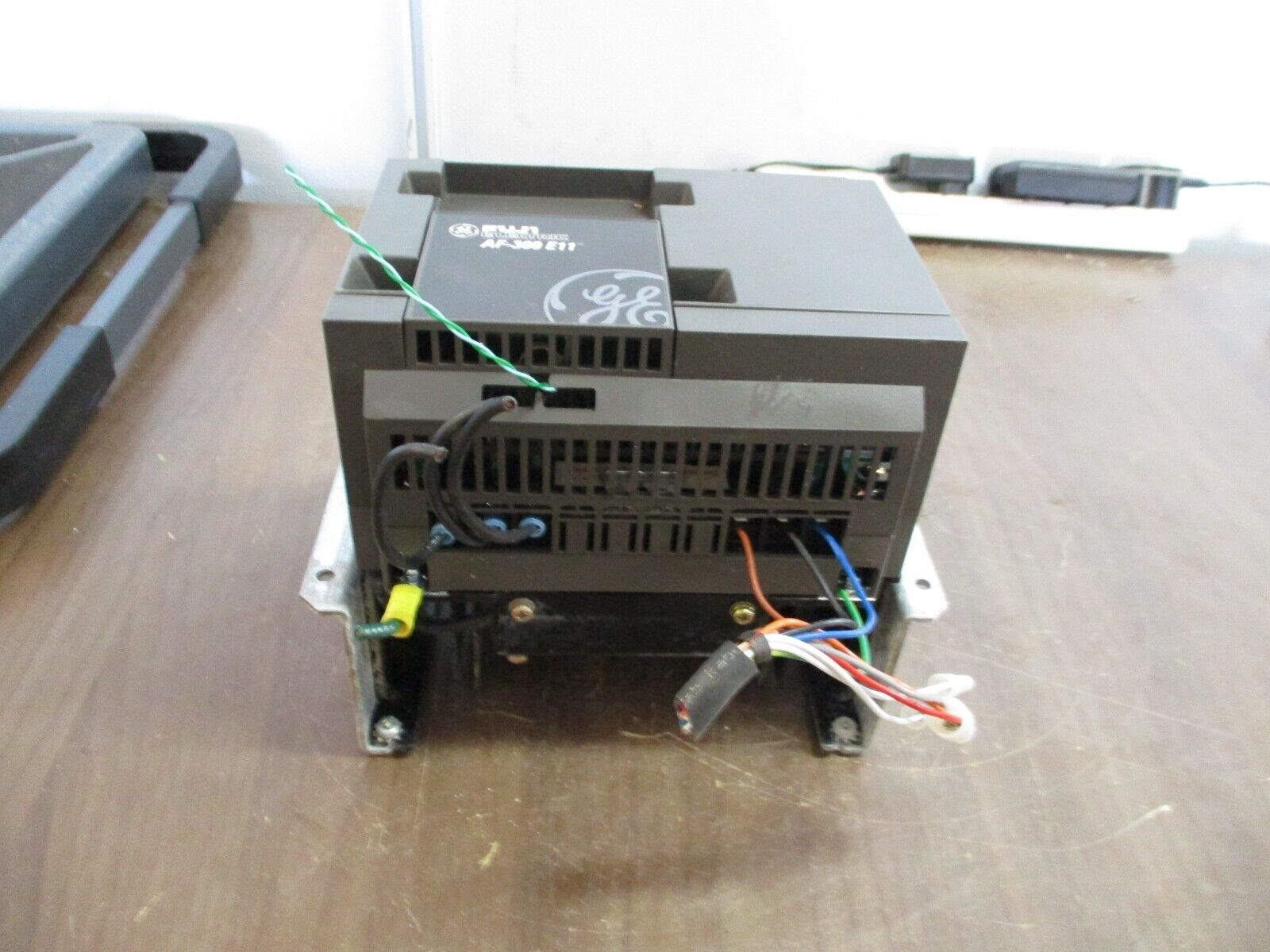 Fuji Electric AF-300 Ell AC Drive 6KE1143005X1A1 5HP 3Ph *No Keypad* Used