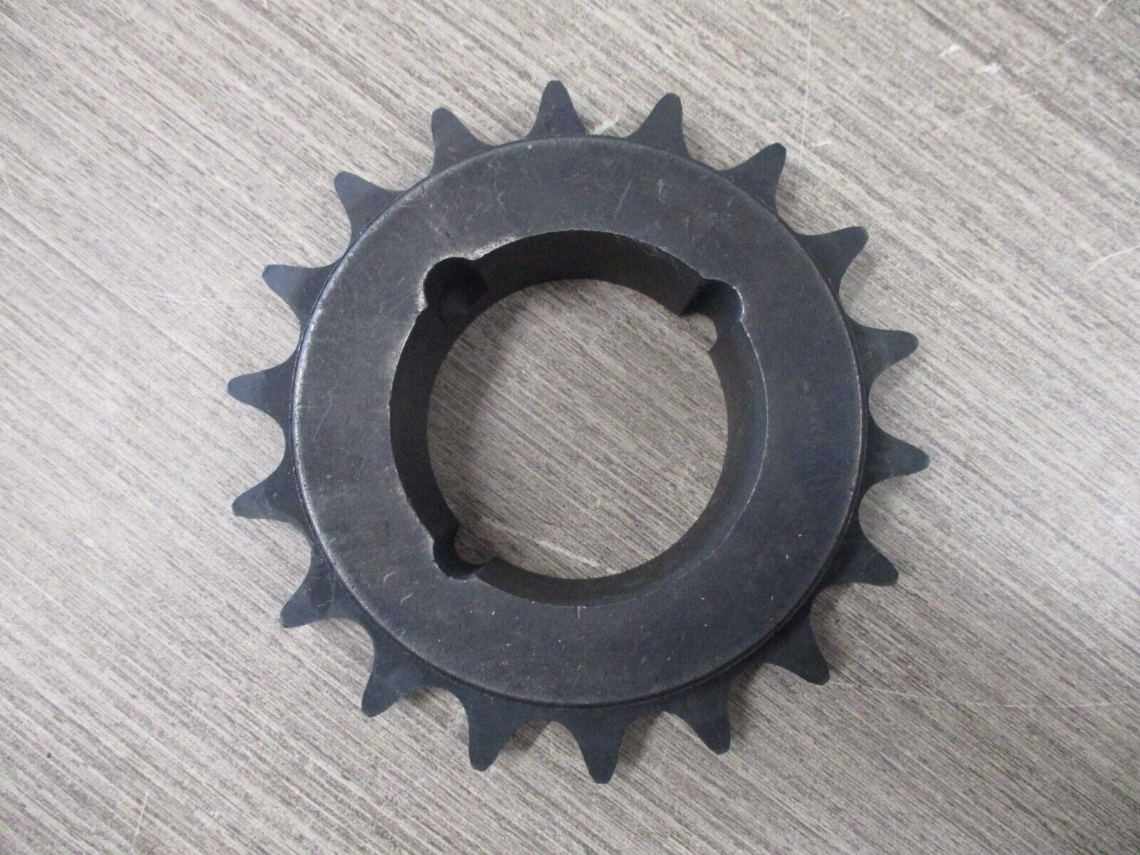 Martin Bushed Sprocket 60BTB18 1610 New Surplus