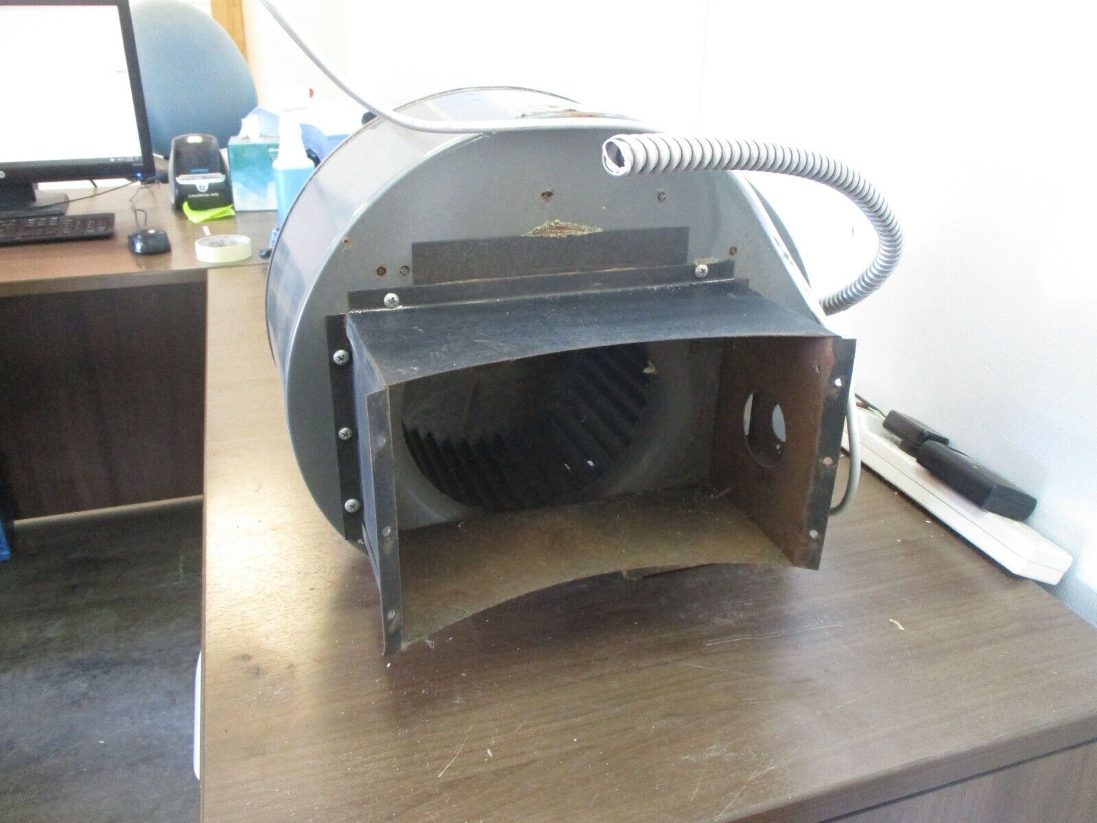 Dayton Blower E474749 / E37403 1/5HP 1050RPM 115V 60Hz 6.8A Used