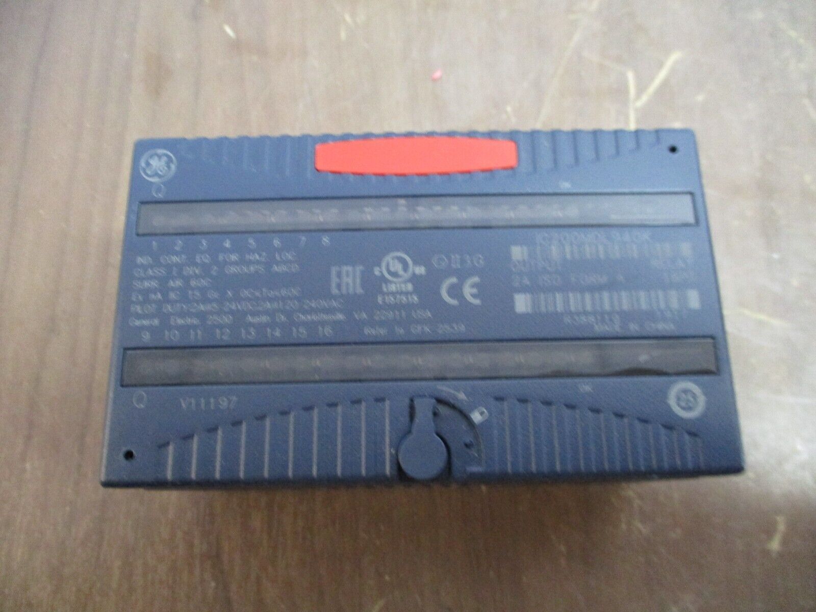 GE VersaMax Isolated Relay Output Module IC200MDL940K 16PT Used