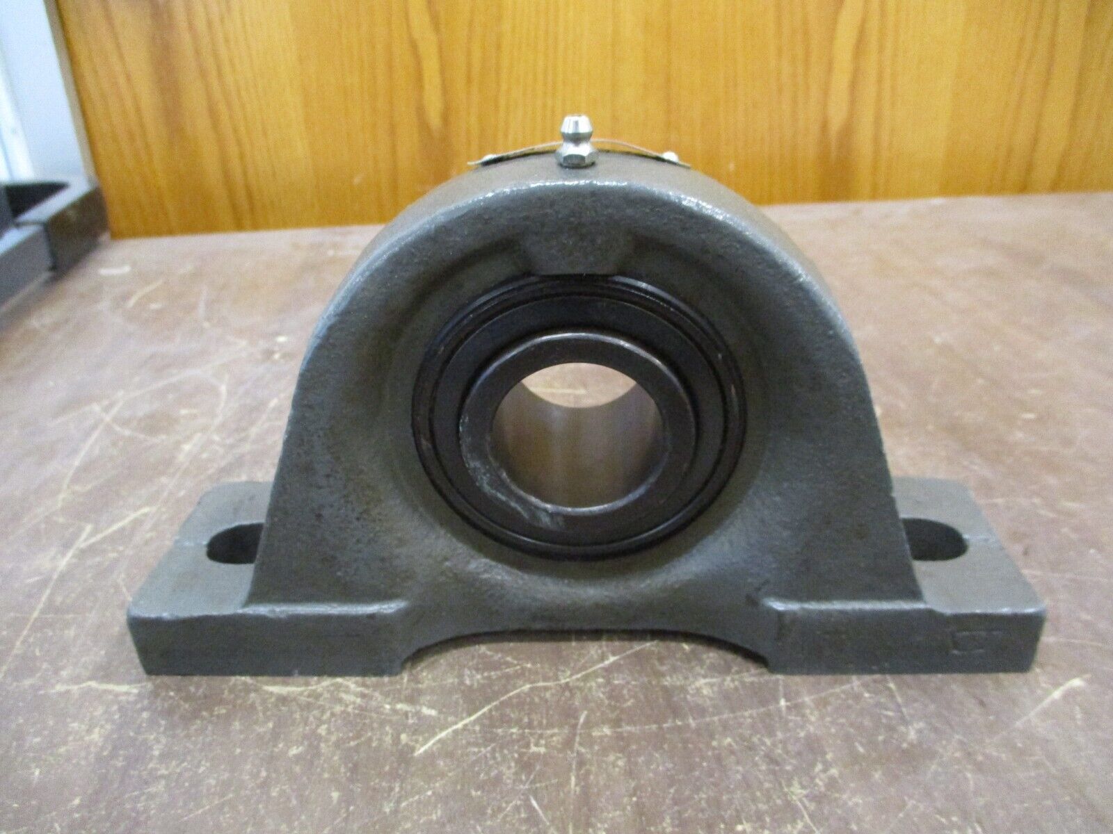 SealMaster Pillow Block Bearing SP 24 1-1/2" Used