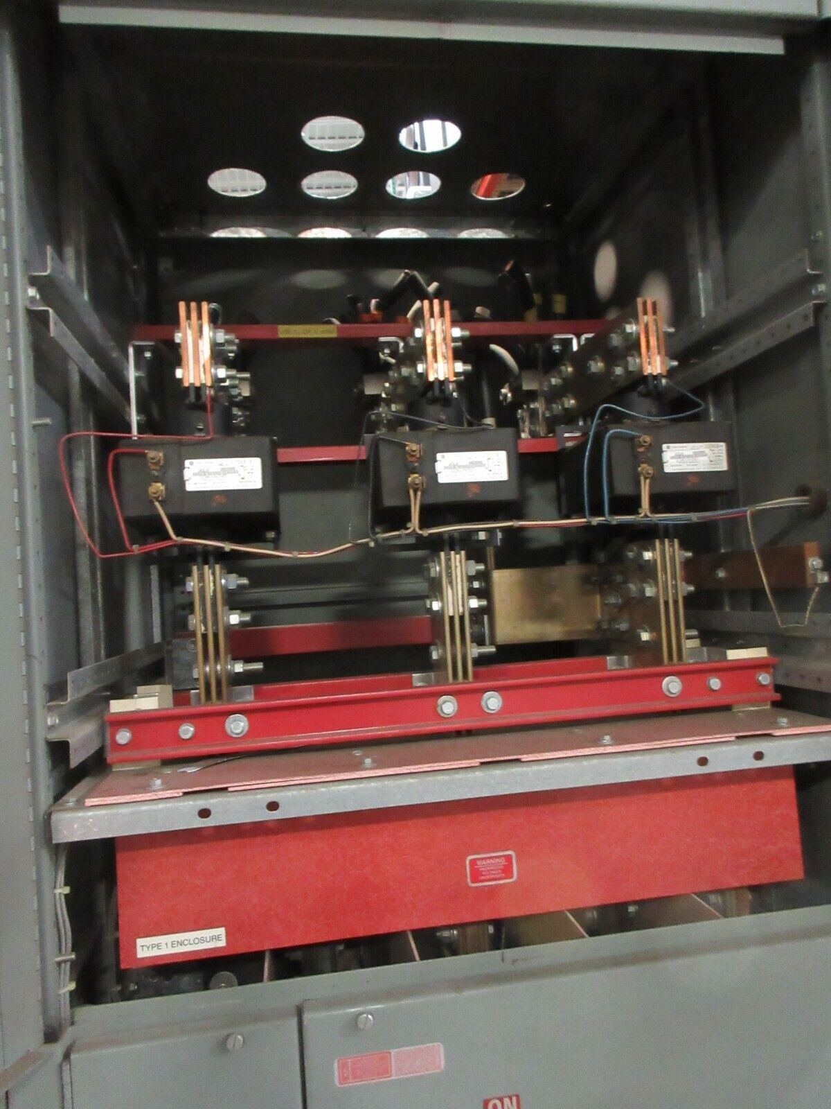 Chicago Switchboard Breaker Panel w/ Ground VL 3611-G6 2400A 277/480V 3P Used