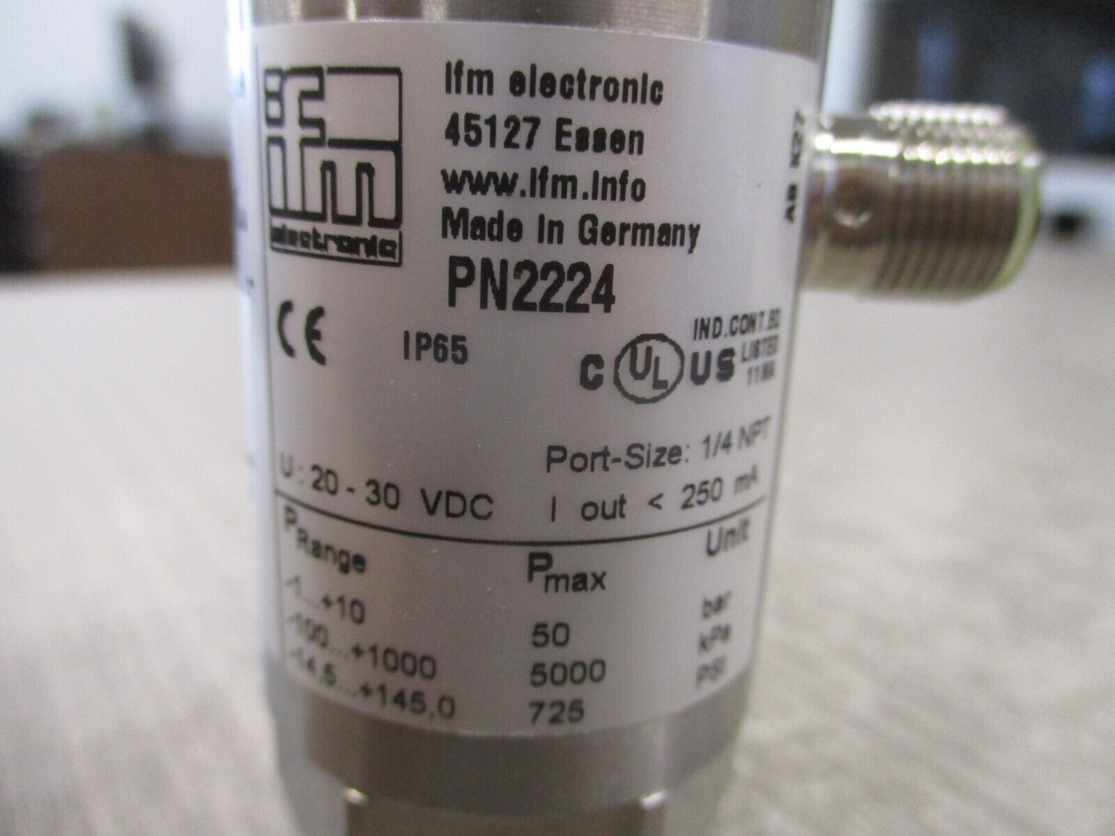 ifm efector 500 Pressure Sensor PN2224 New Surplus