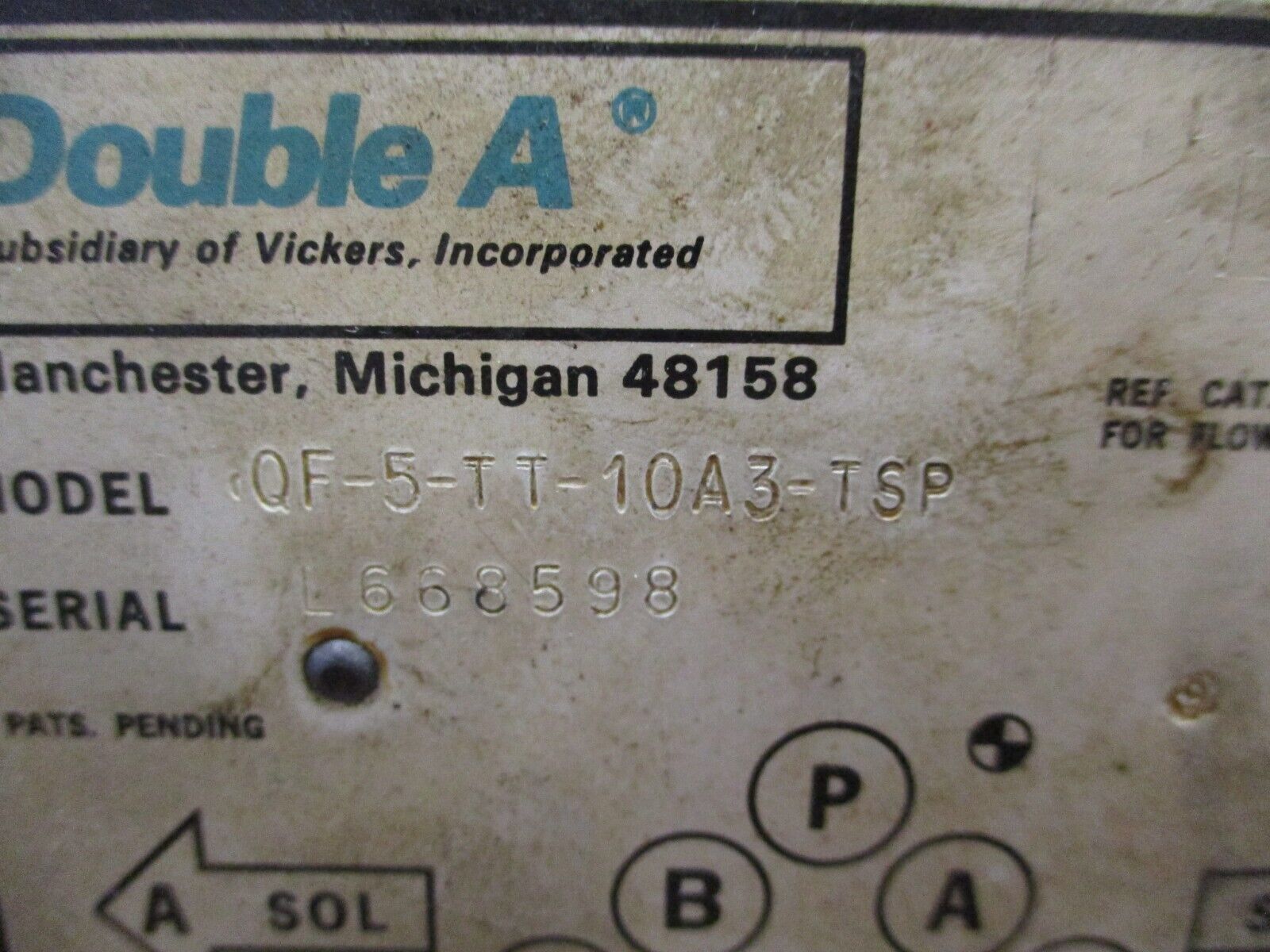 Vickers Double A Directional Control Valve QF-5-TT-10A3-TSP 1000PSI Used