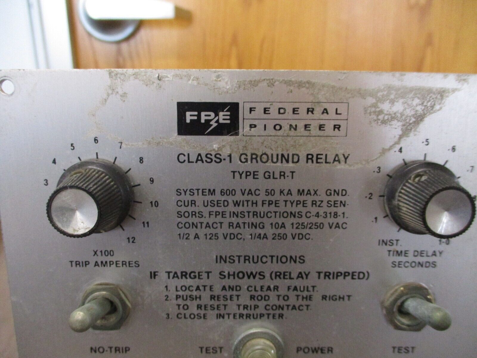 FPE Ground Relay GLR-T Trip: 100-1200A Time Delay: 0-1 Sec Used
