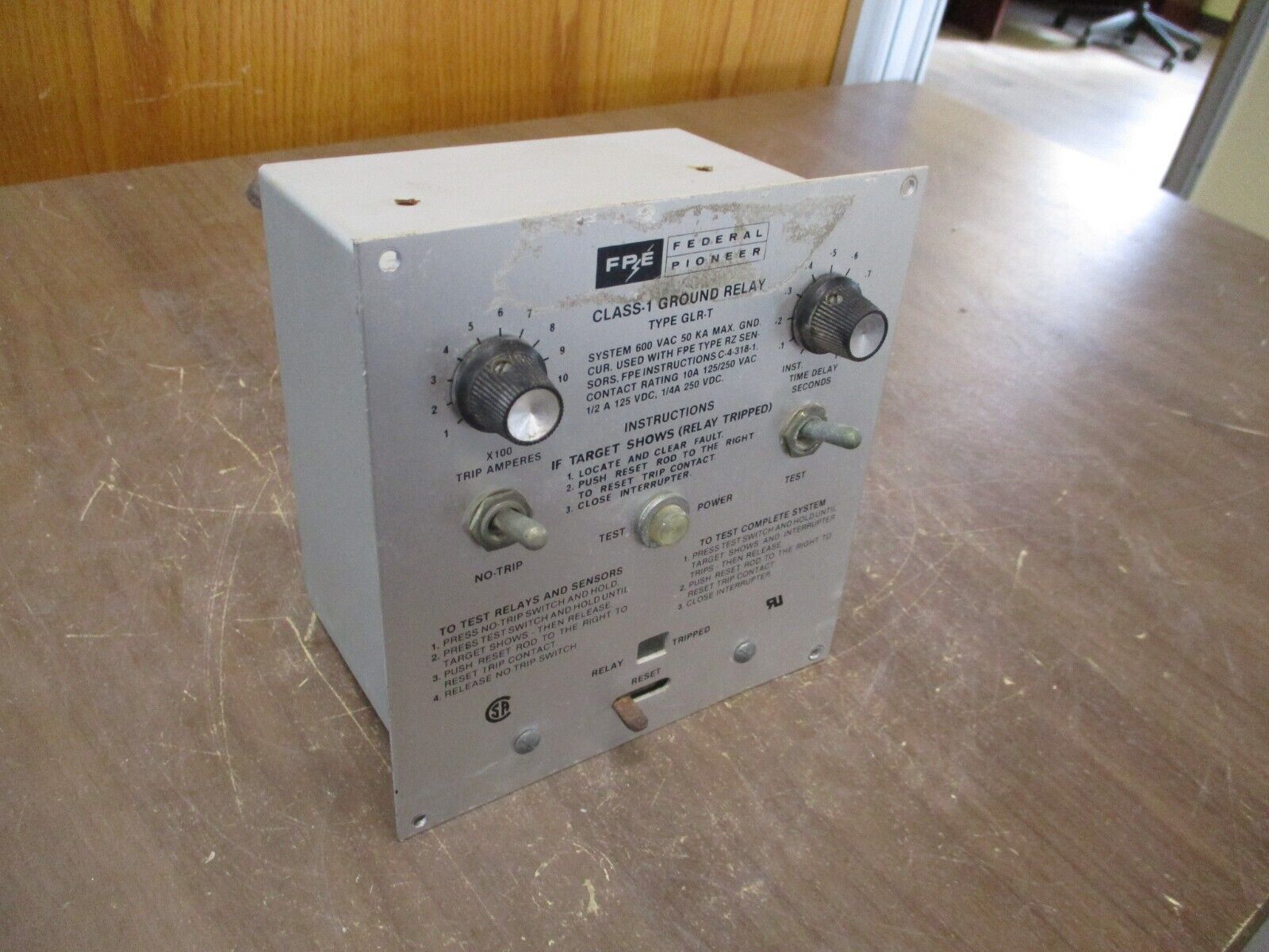 FPE Ground Relay GLR-T Trip: 100-1200A Time Delay: 0-1 Sec Used