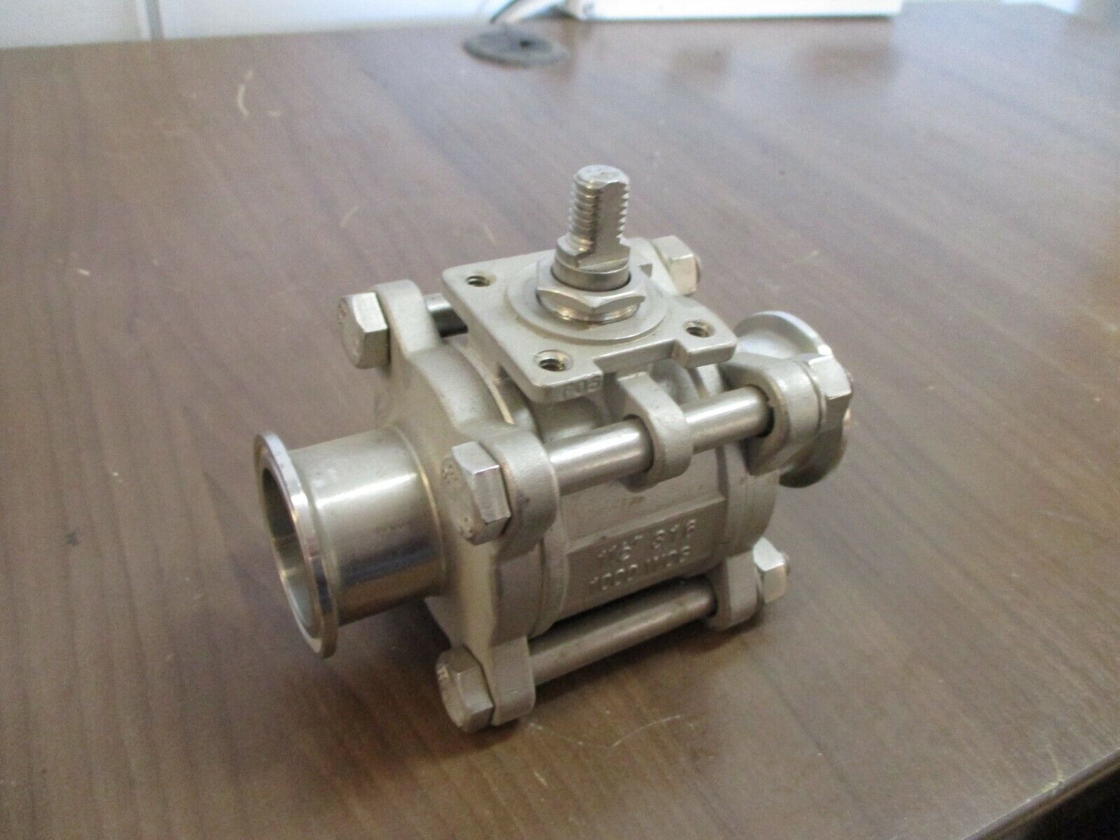 Misc. Brand Stainless Steel Ball Valve Size: 1½" 1000WOG *No Handle* Used