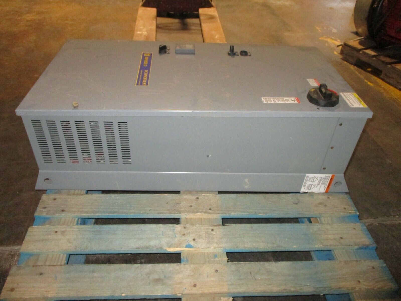 Square D Altivar Econoflex AC Drive 8839 58EHG2VY FLEX58D12M2 MODA07J09 10HP 3Ph
