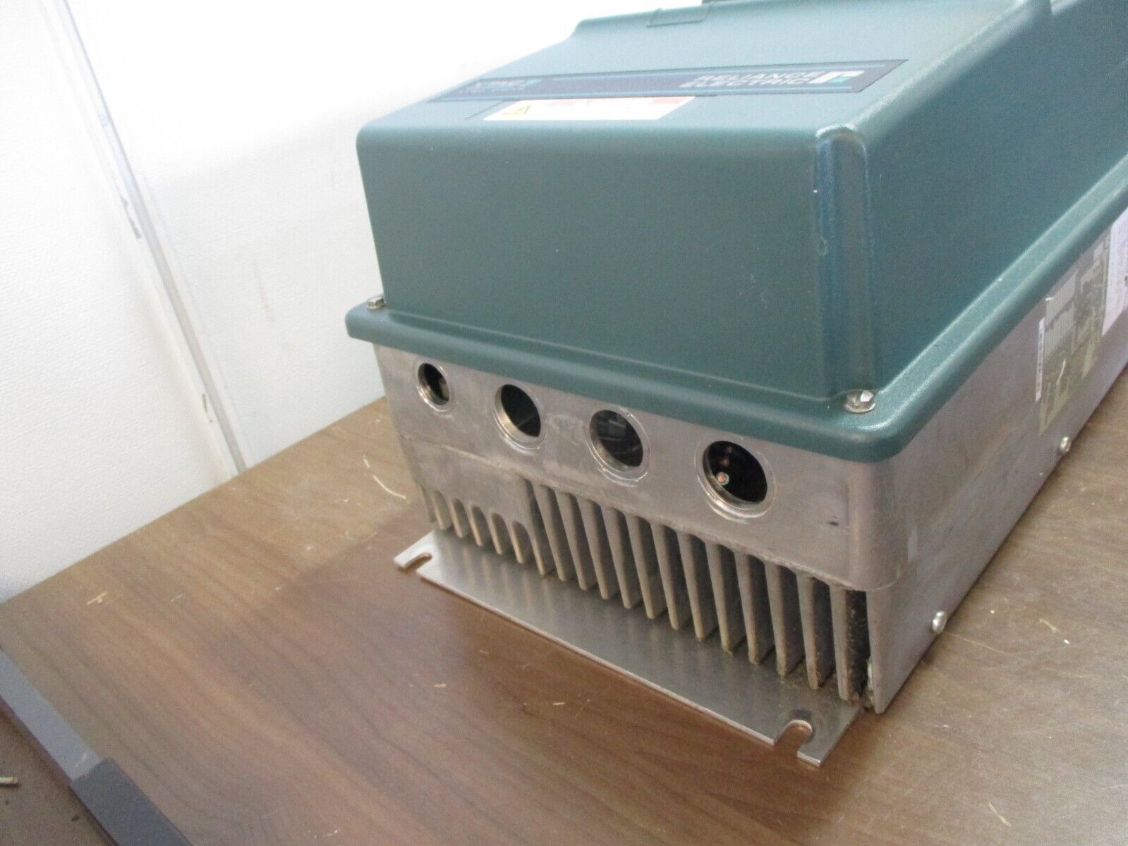 Reliance VTAC7 GV3000/SE AC Drive 15V4260 15HP Type 12 Enclosure Used