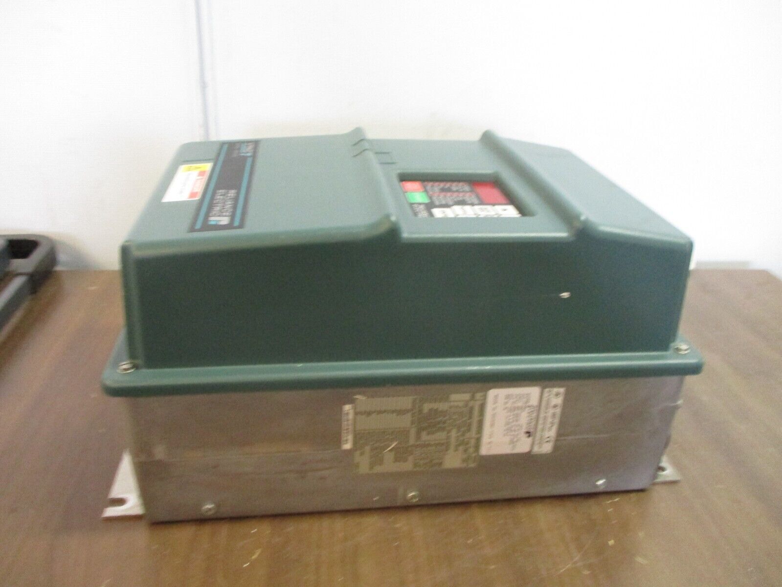 Reliance VTAC7 GV3000/SE AC Drive 15V4260 15HP Type 12 Enclosure Used