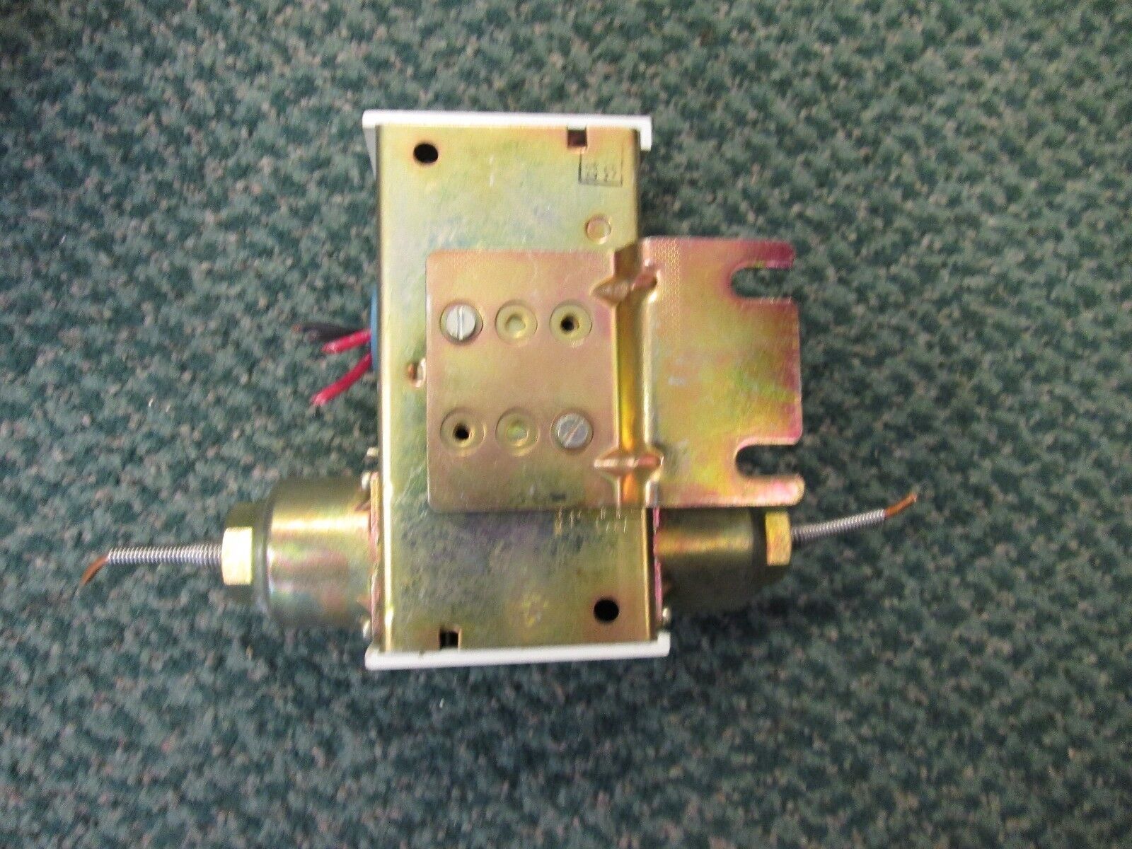 Alco Pressure Control FD113 ZU K S 120/240VAC 334PSI Used