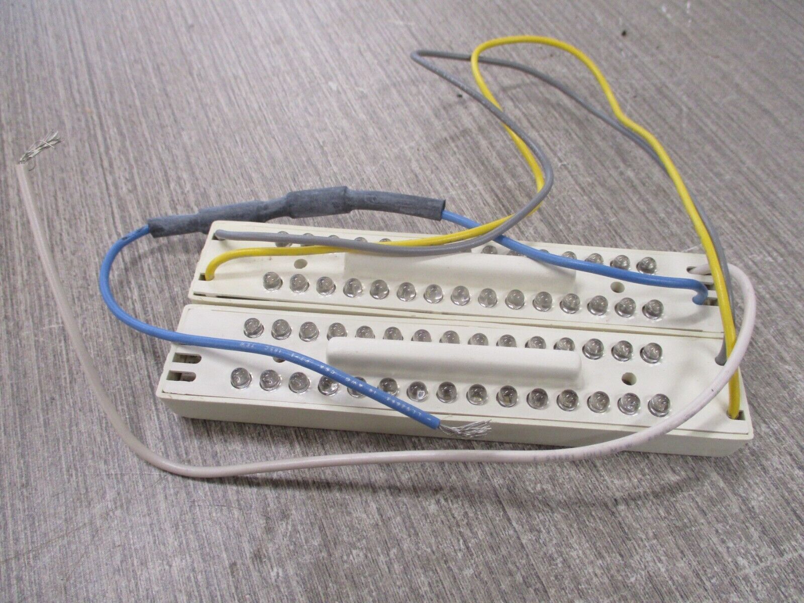 Lightguard AC Exit Fixture Retrofit Kit E50LR2 277 60Hz 1.8W Used