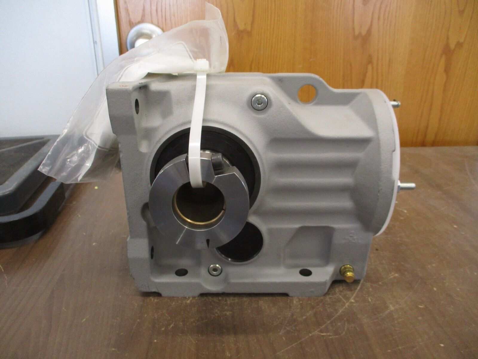 Sew-Eurodrive Helical-Bevel Gear KT57B/A Ratio 90.26 1750 RPM In, 19 RPM Out