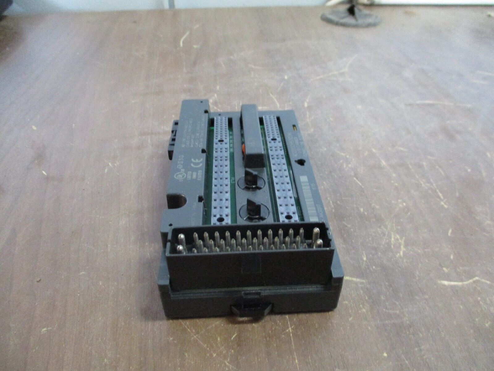 GE VersaMax I/O Carrier IC200CHS003H Connector Style Used