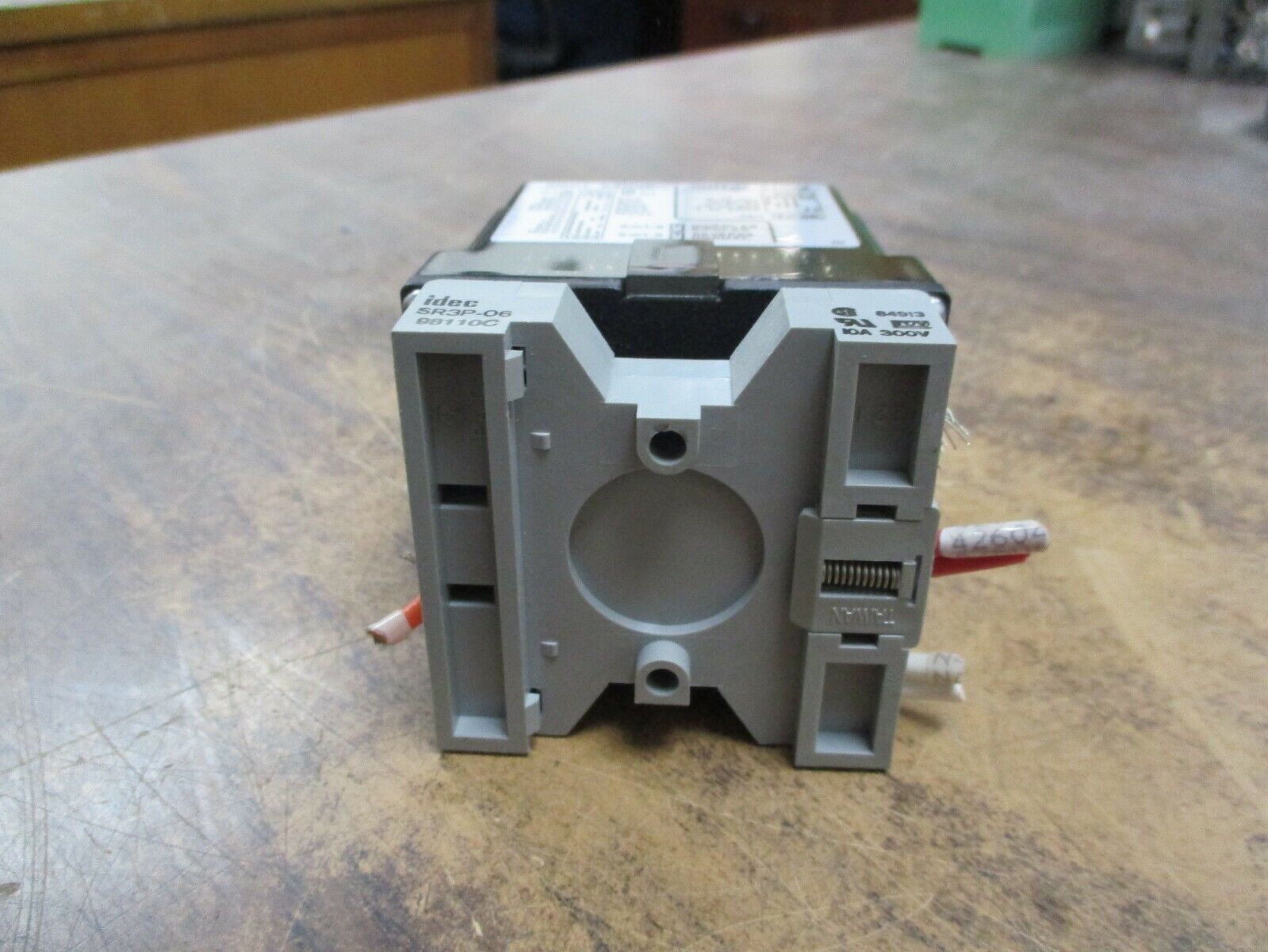 Action Instruments Action Pak Signal Conditioner 4390-0000 Power: 120VAC Used