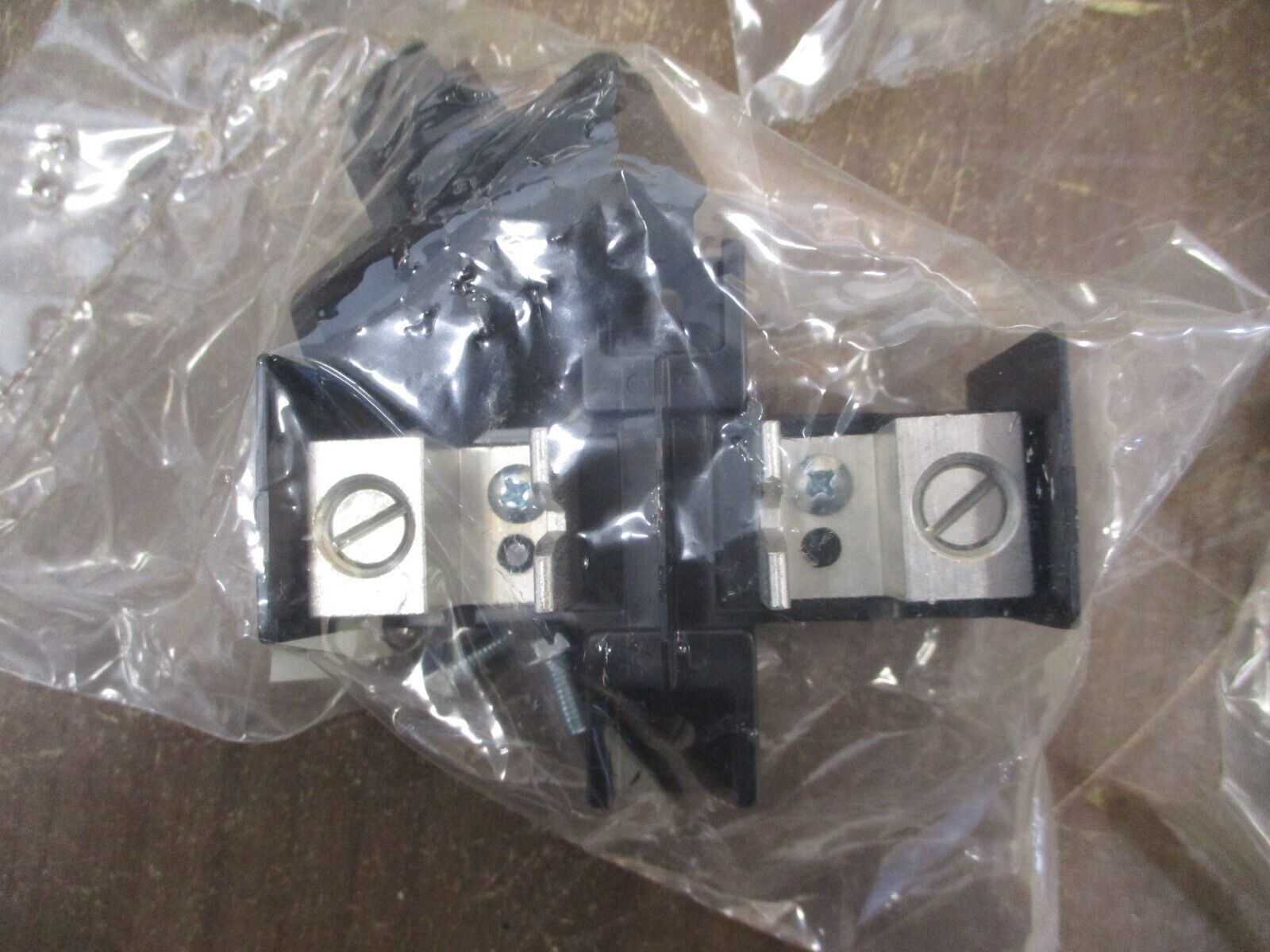 Eaton Type BR OEM Interior Assembly 24INT125B 125A 2/4Ckt *Box of 20*