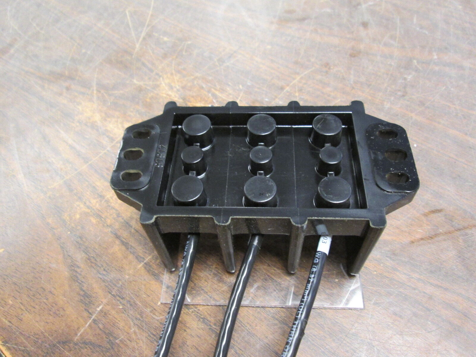 Littelfuse Power Distribution Block LD0402 3 175A 600V 3P Used
