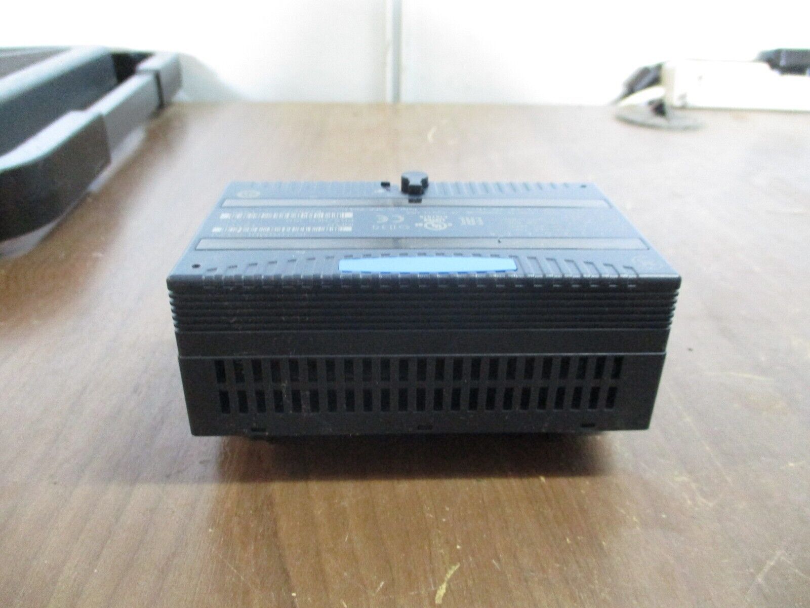 GE VersaMax Isolated Input Module IC200MDL632J 125VDC 16PT Used