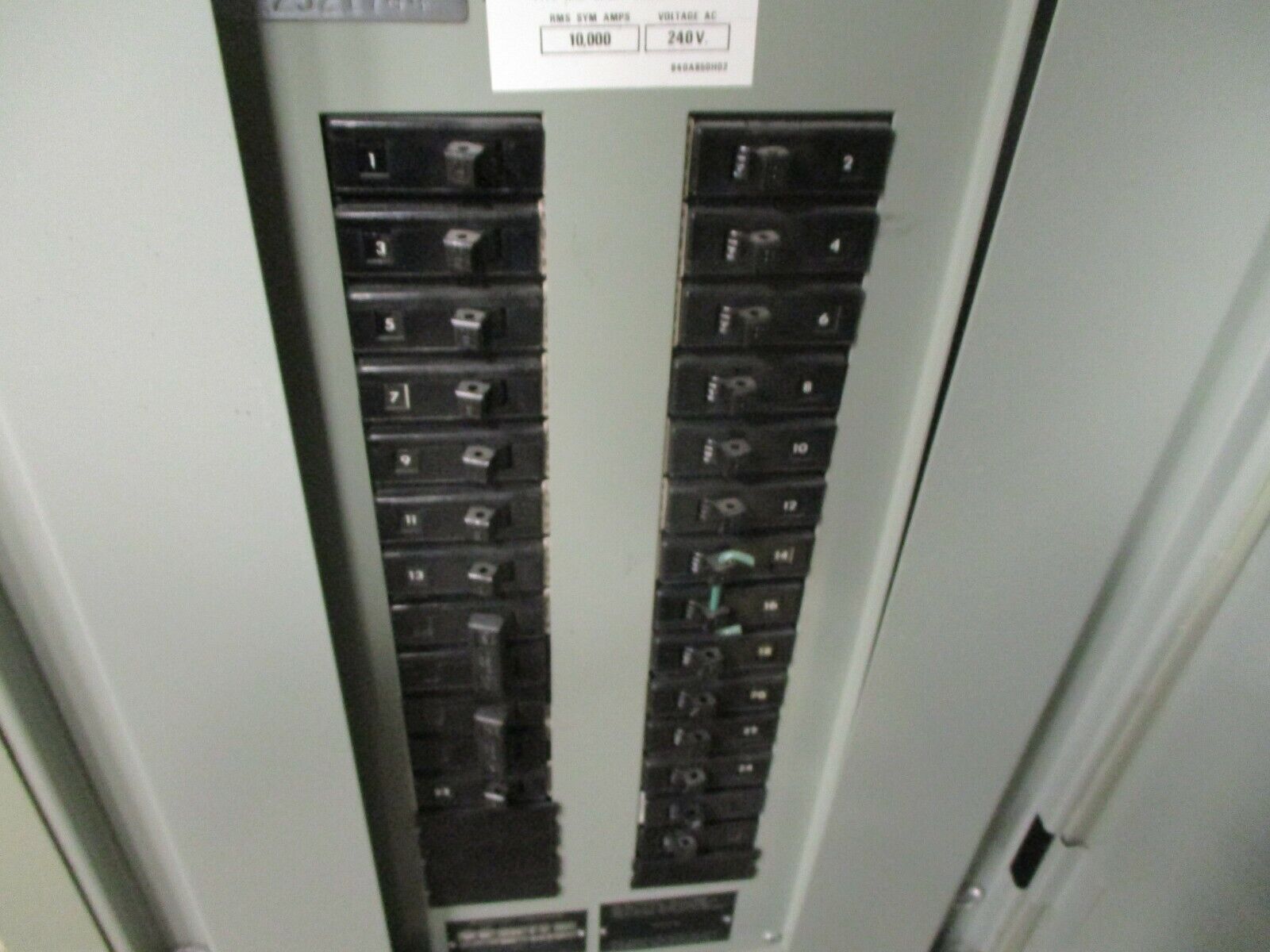 Westinghouse Main Breaker Circuit Breaker Panel MP-32229 225A Max 120/208 3Ph 4W
