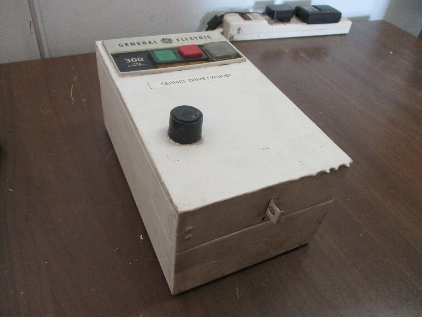 GE Enclosed Size 00 Starter CR306A1** 230-240V Coil 9A 600VAC Type 1 Enclosure