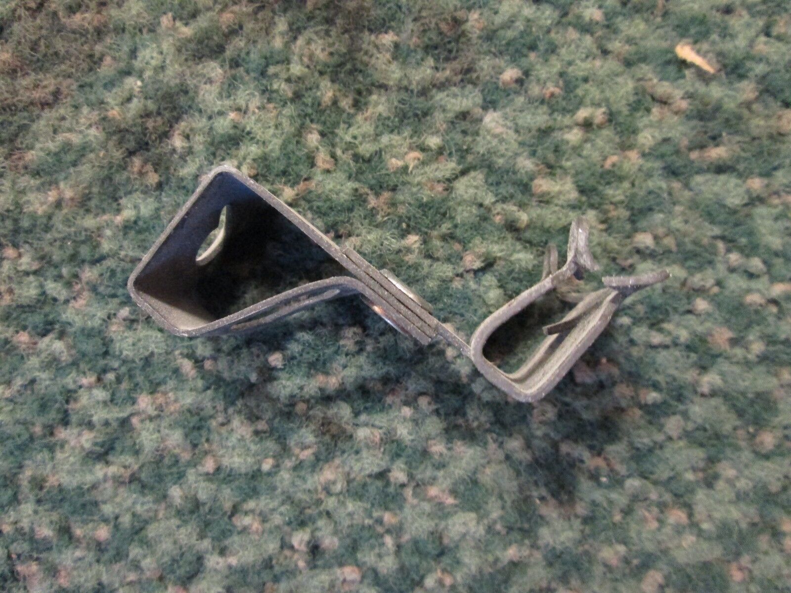 Cooper Rod Hanger BH4-E-2-4 *Lot of 150* For 1/6" to 1/4" beam New Surplus