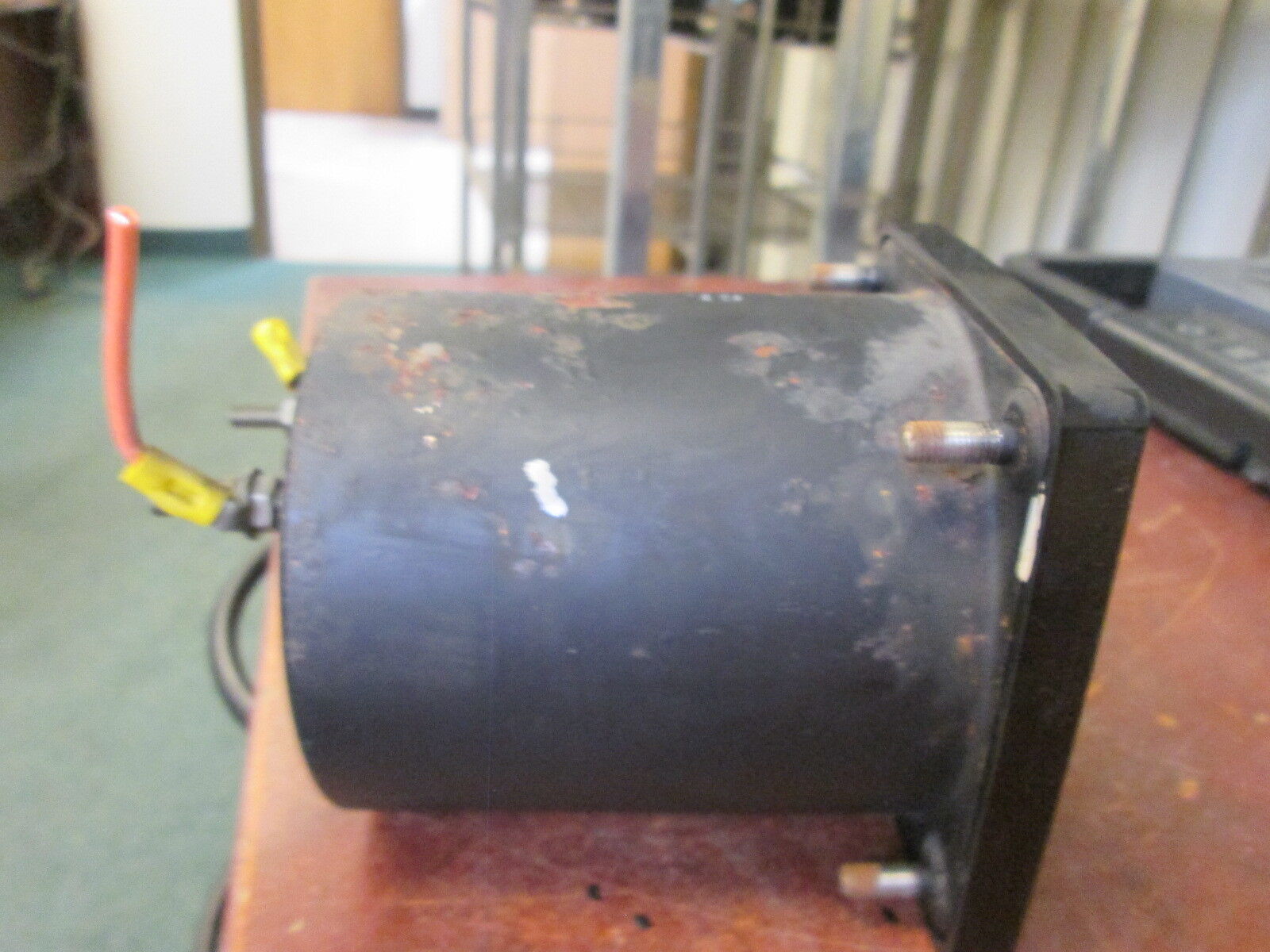Square D AC Ammeter EAIAF Range: 0-1600A 40-70Hz Used