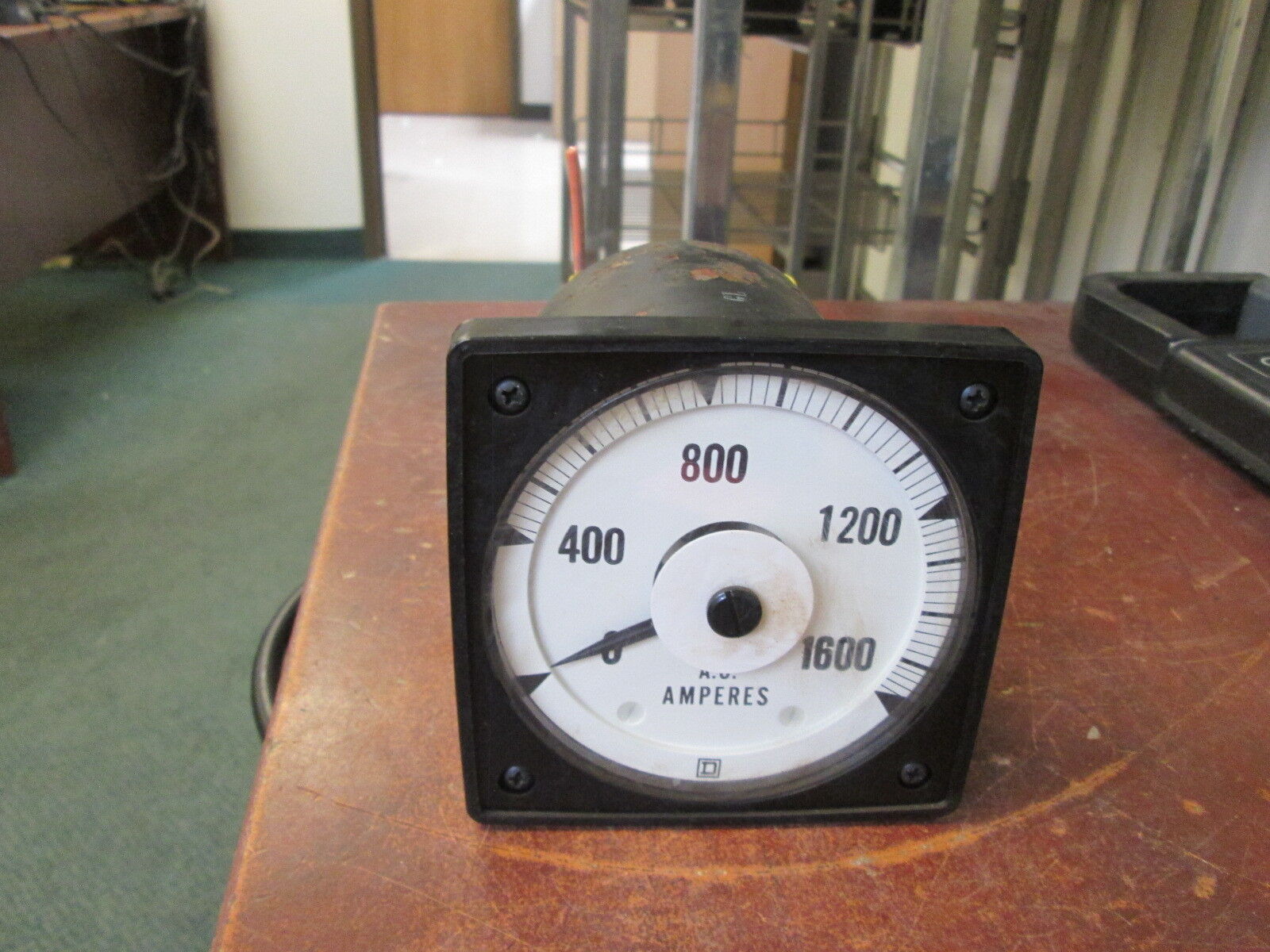 Square D AC Ammeter EAIAF Range: 0-1600A 40-70Hz Used