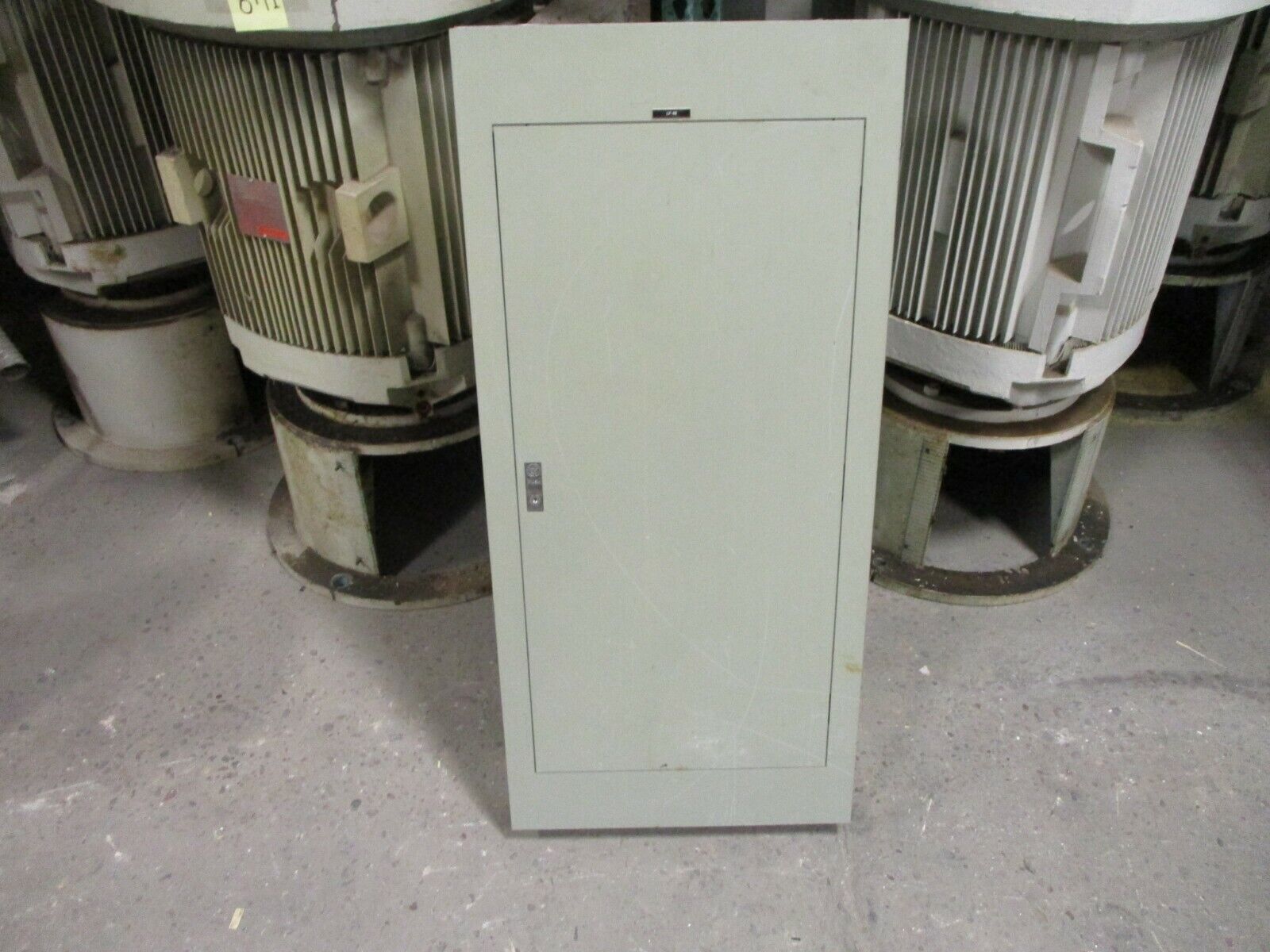 Westinghouse Main Breaker Circuit Breaker Panel MP-32229 225A Max 120/208 3Ph 4W