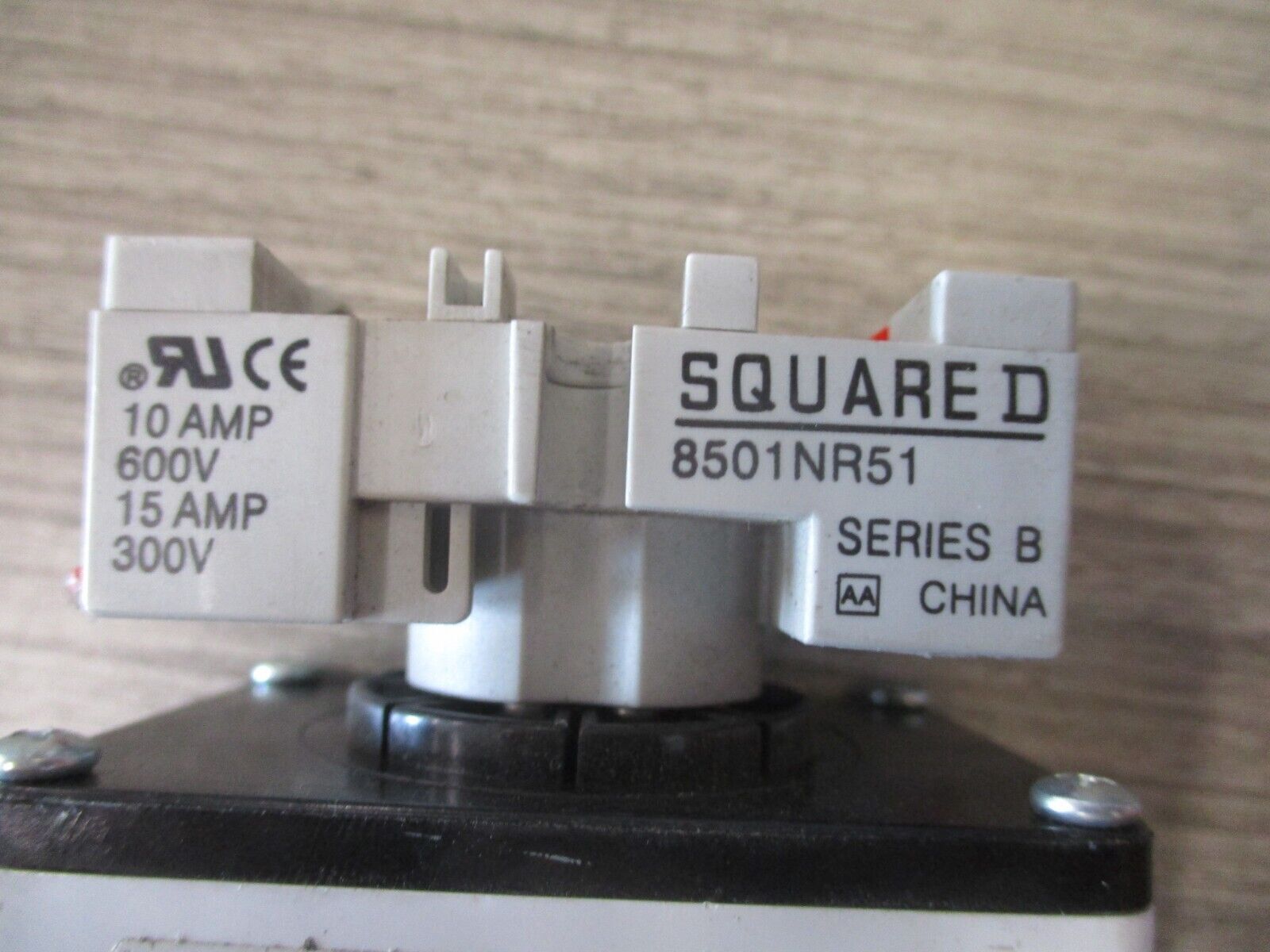 Eaton Phase Monitor Relay D65VMLP480-B2 208-480V W/Base Used