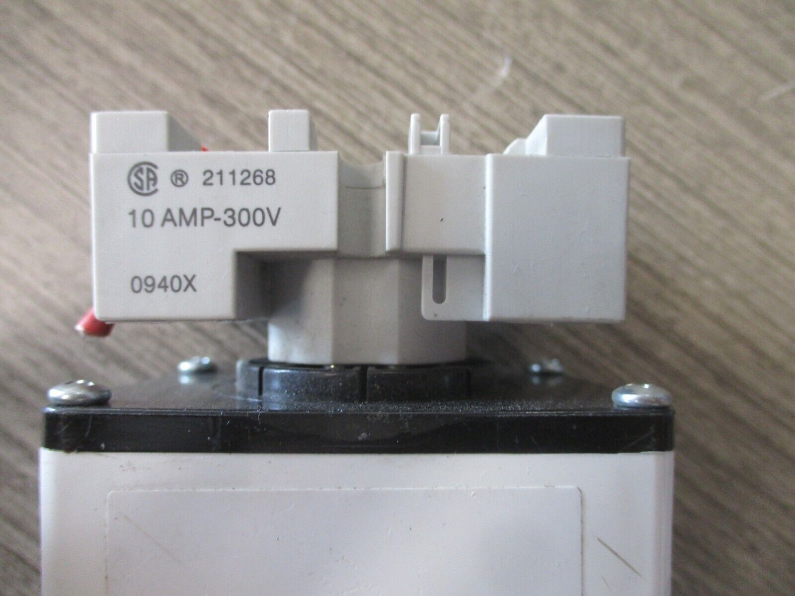 Eaton Phase Monitor Relay D65VMLP480-B2 208-480V W/Base Used