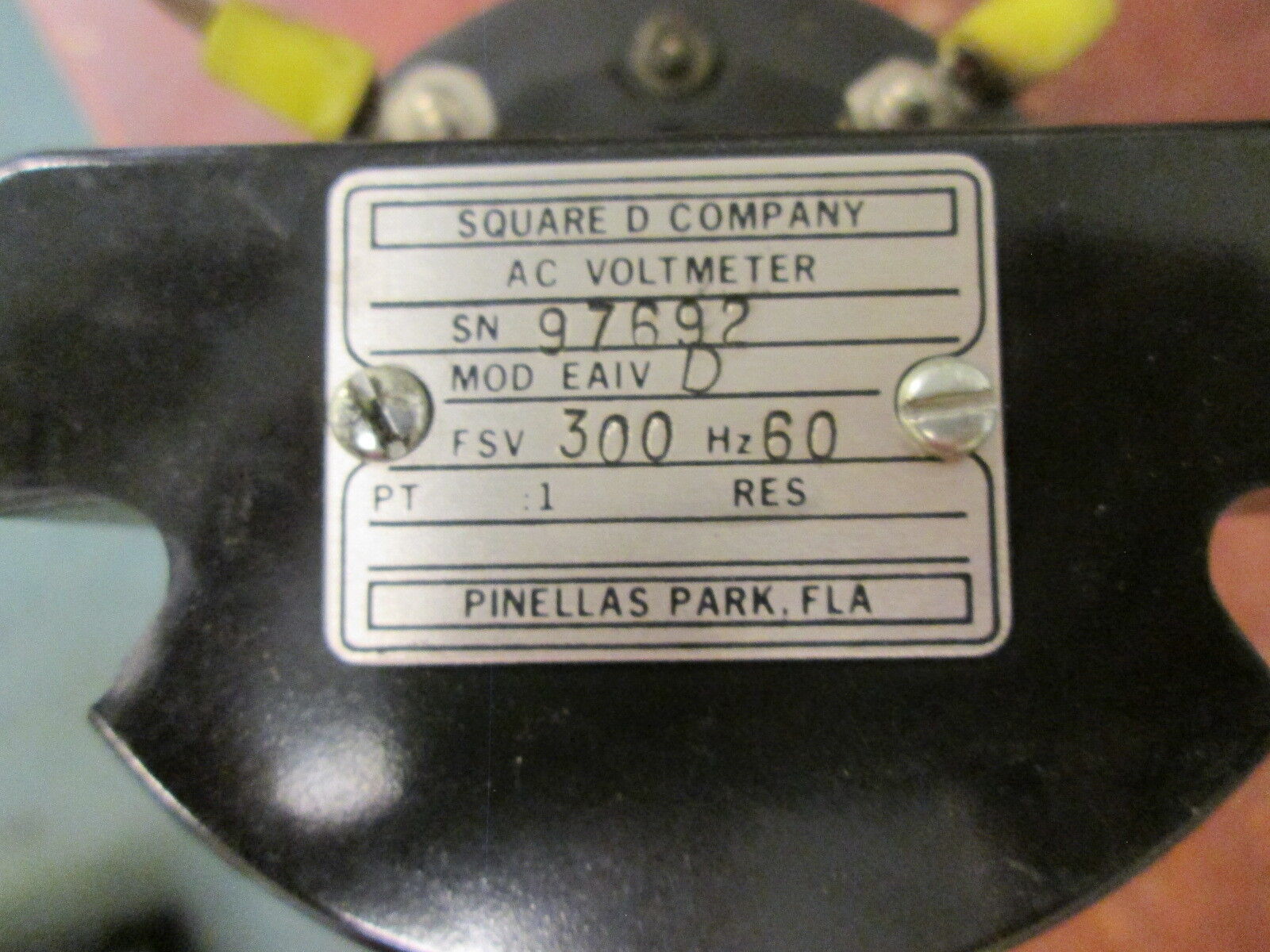 Square D AC Voltmeter EAIVD Range: 0-300V 60Hz Used