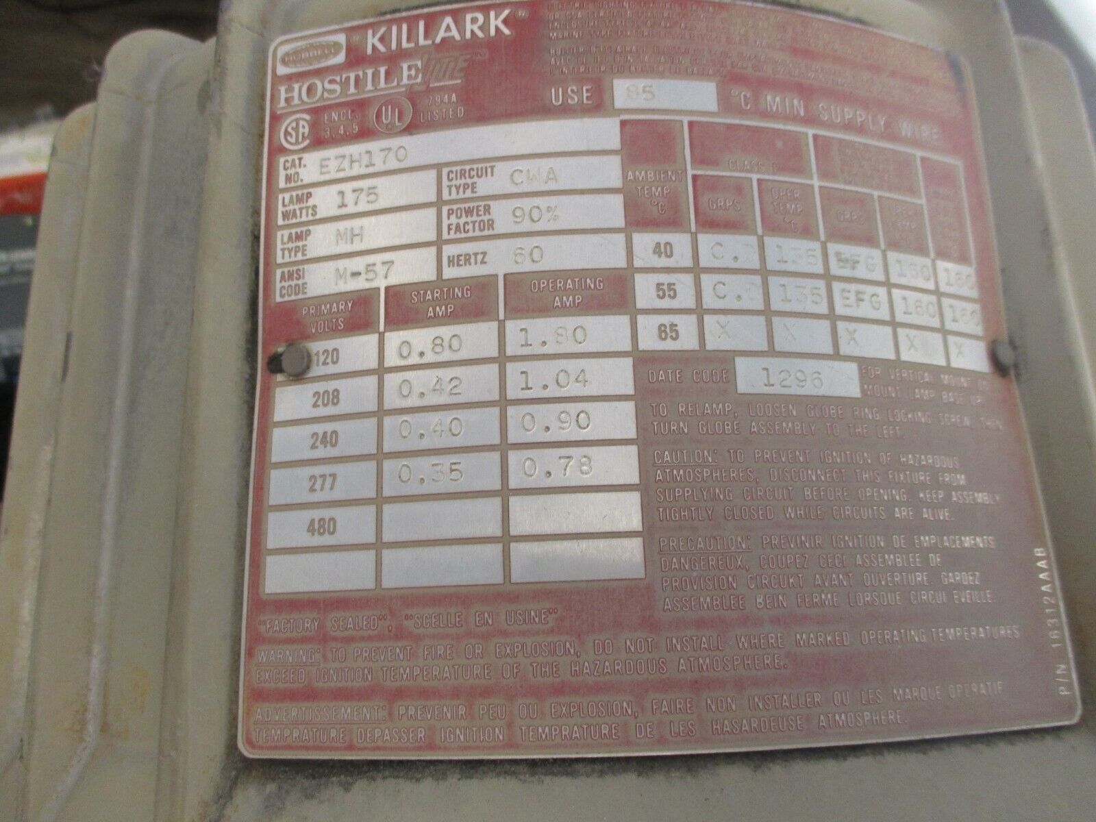 Hubbell Killark Hostile Lite Light Fixture EZH170 175W 120-277V 60Hz Used