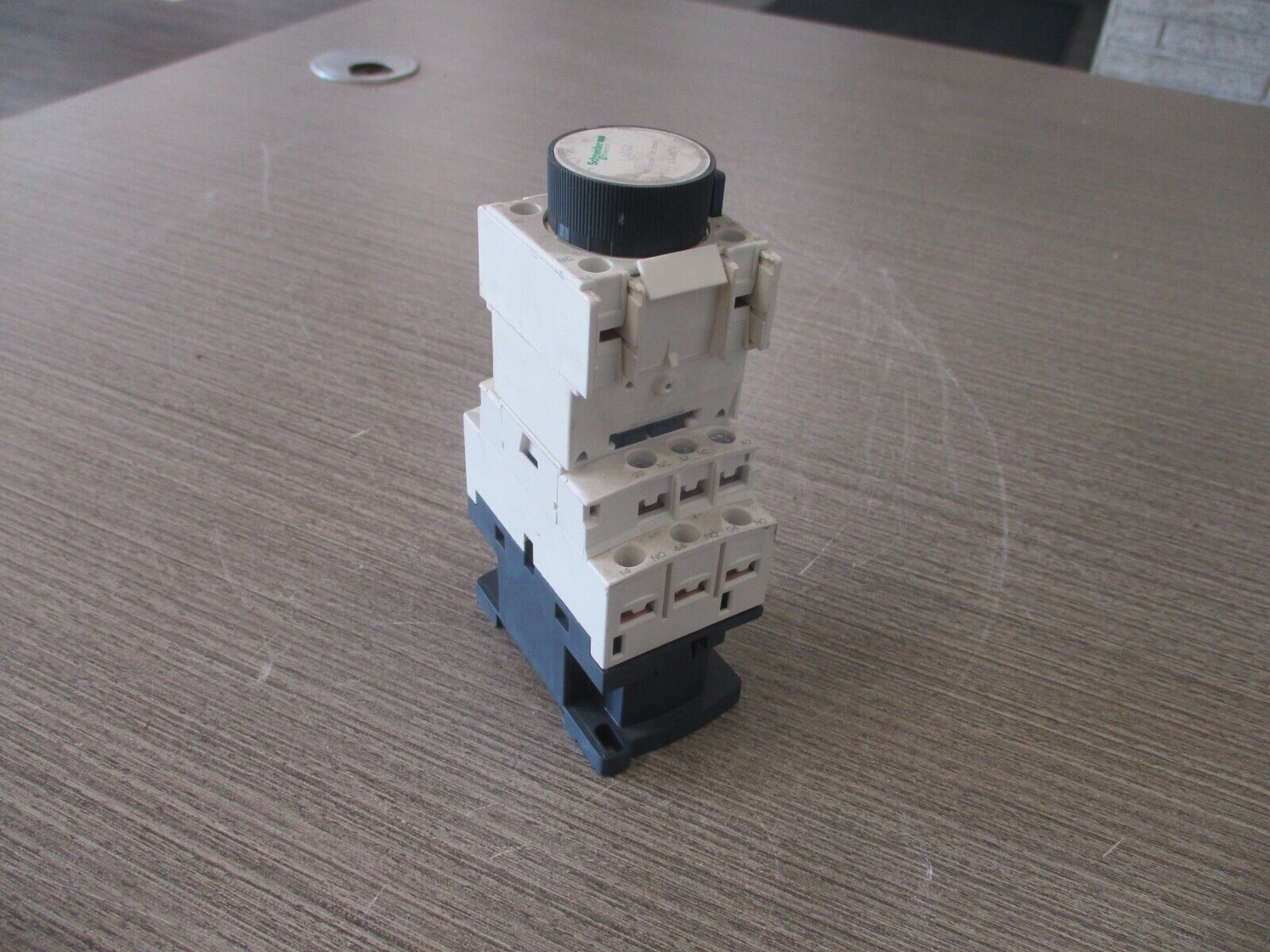 Sneider Electric Time Delay Relay LADT2/CAD32 On Delay: 0.1-30s 120 V Coil.