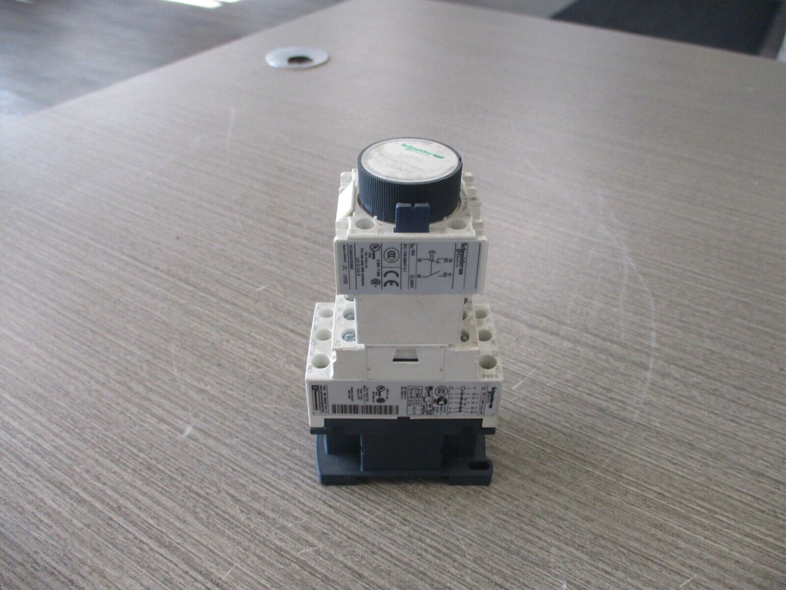 Sneider Electric Time Delay Relay LADT2/CAD32 On Delay: 0.1-30s 120 V Coil.