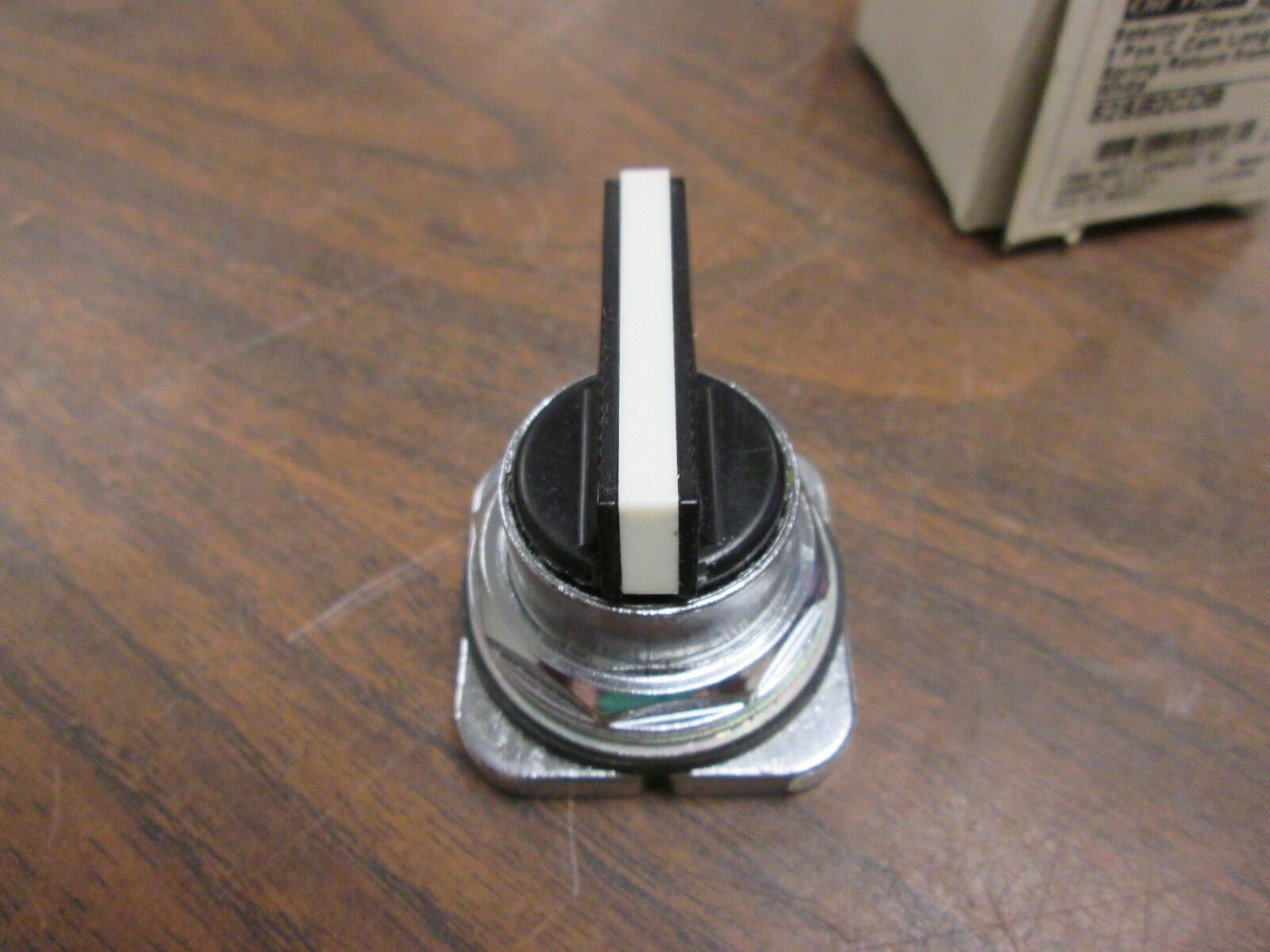 Siemens Oil Tight Selector Operator 52SB2CDB 3-Position nema 4,12 New Surplus