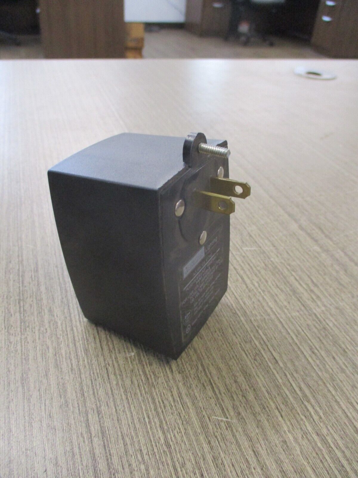 Janmar Lighting Plug-In Ballast Assembly 120-B 120V 60HZ Used.
