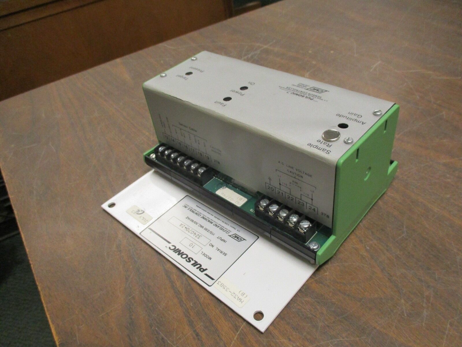 CMC Pulsonic Sensor Controller Model 10 115/230V 50/60Hz Used