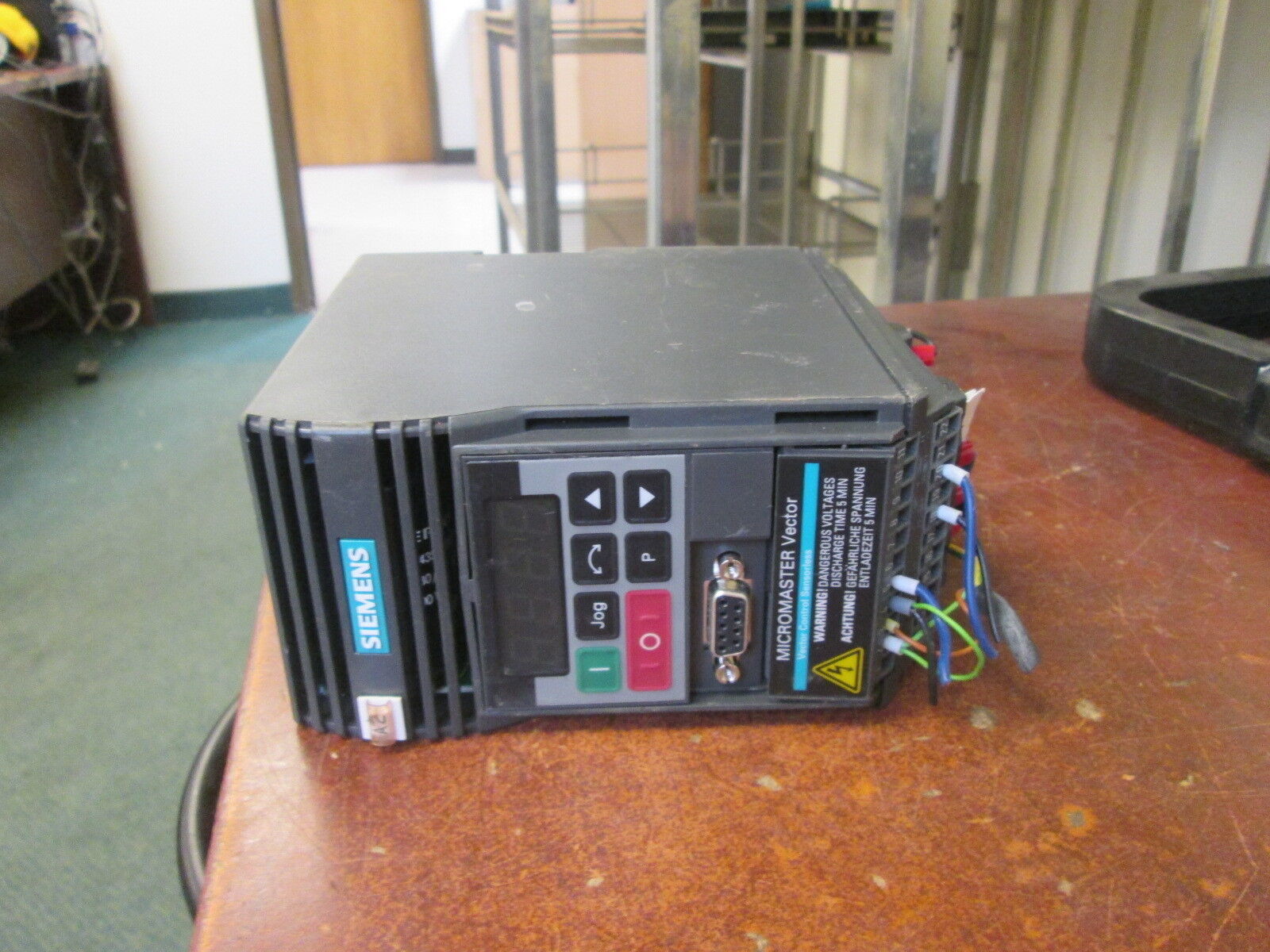 Siemens Micromaster Vector AC Drive 6SE3210-7BA40 120W Used