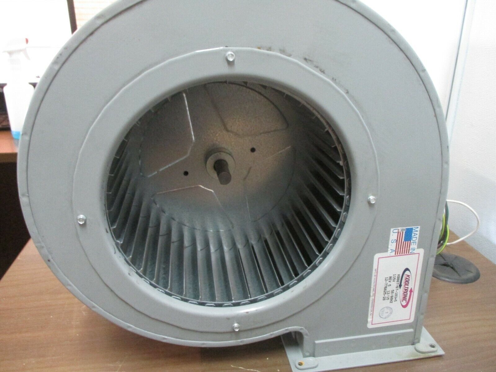 Kooltronic Dual Blower KBB67-67-103*5 Rev. 5 115V 50/60Hz *Dented* Used